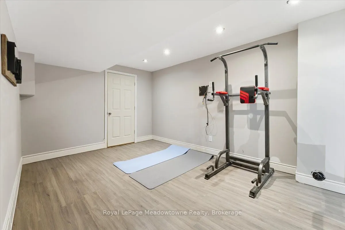 98 Roxton Road
