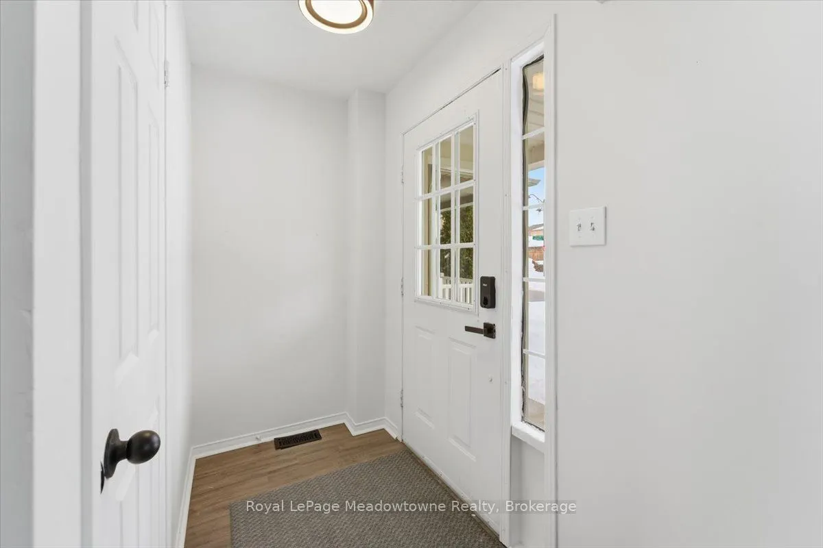 98 Roxton Road