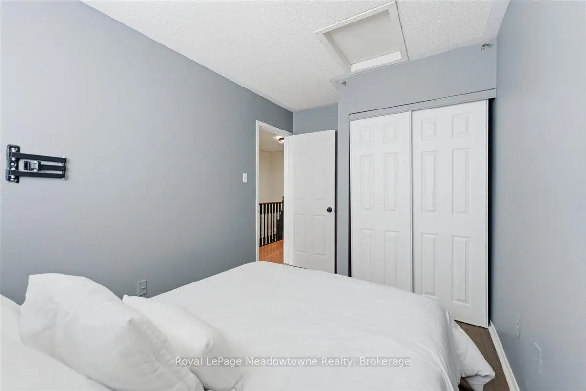 98 Roxton Road