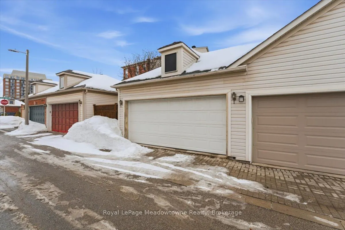 98 Roxton Road