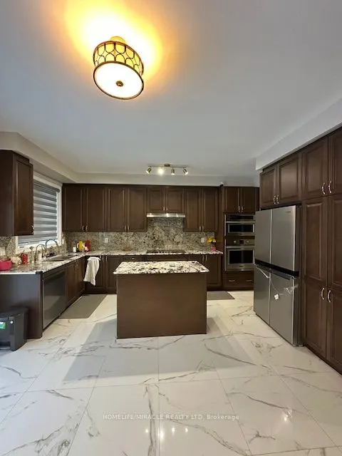 63 Royal Fern Crescent