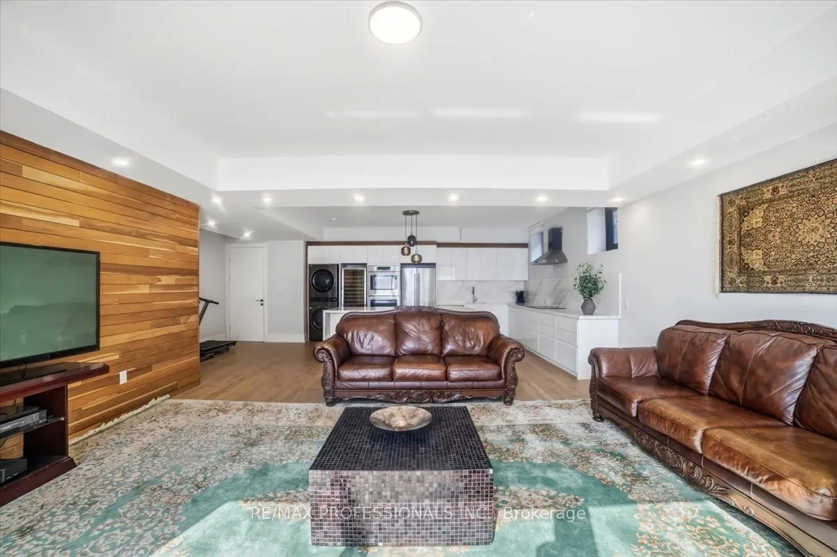 2206 UTLEY Road