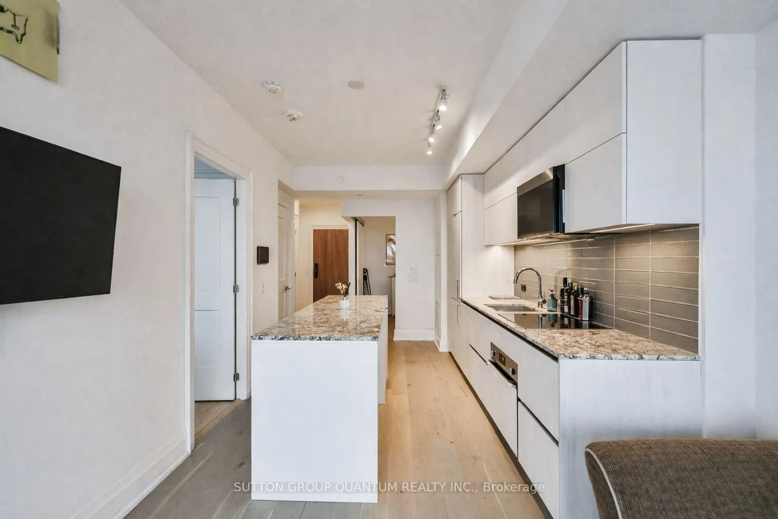 21 Park Street E #1009