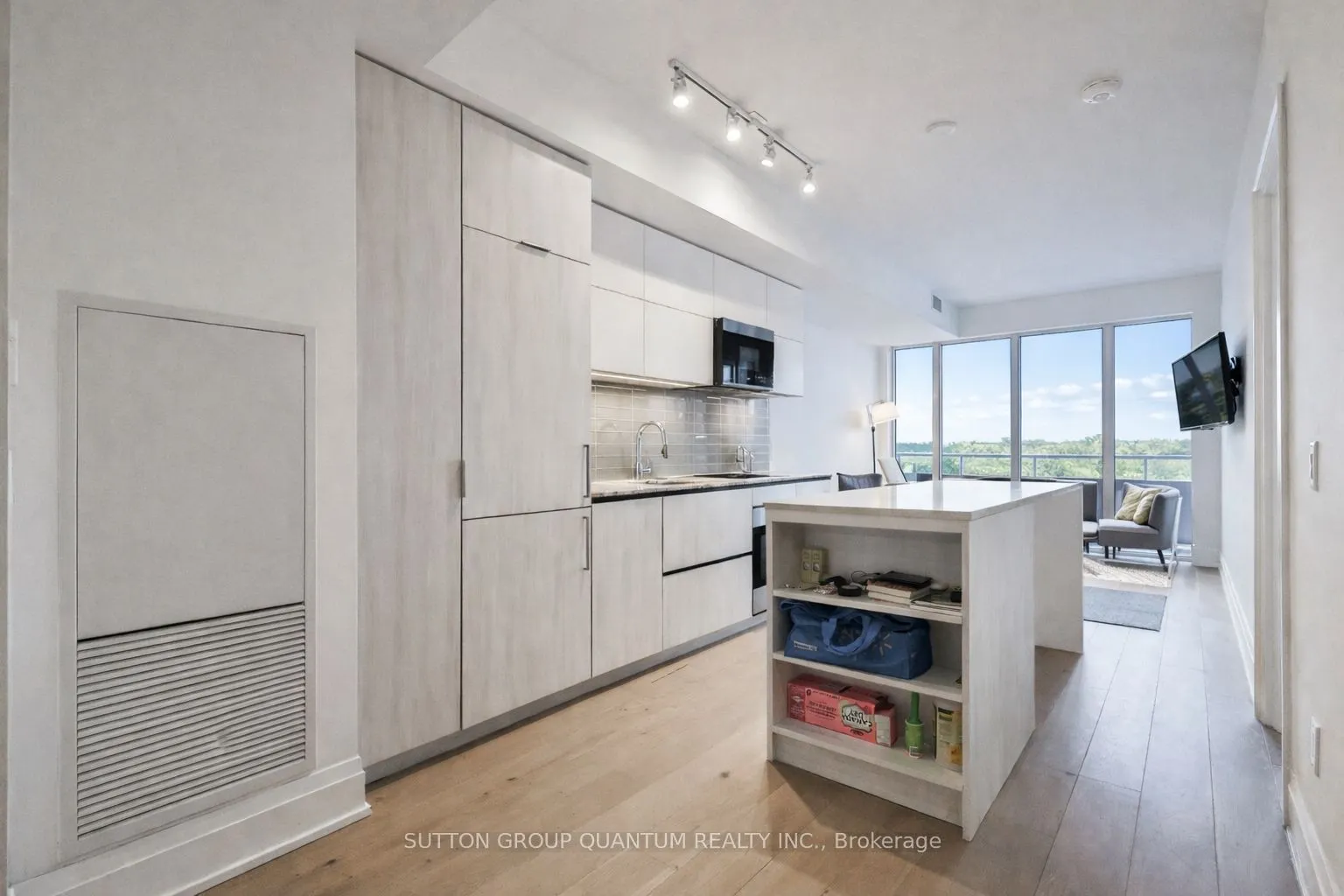 21 Park Street E #1009