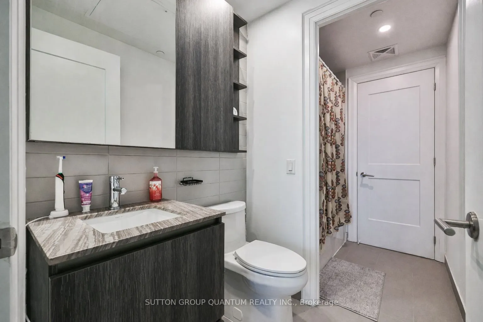 21 Park Street E #1009