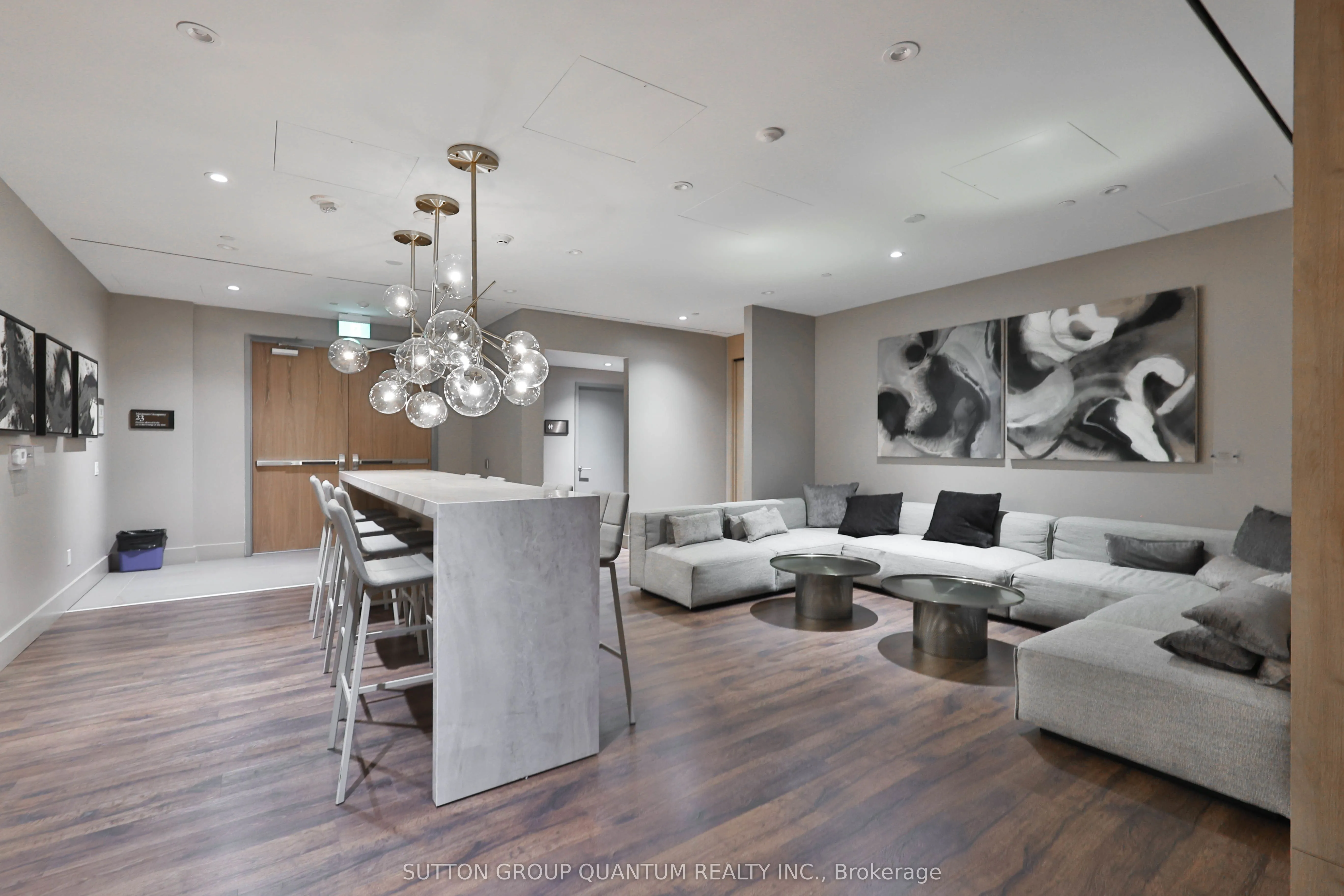 21 Park Street E #1009