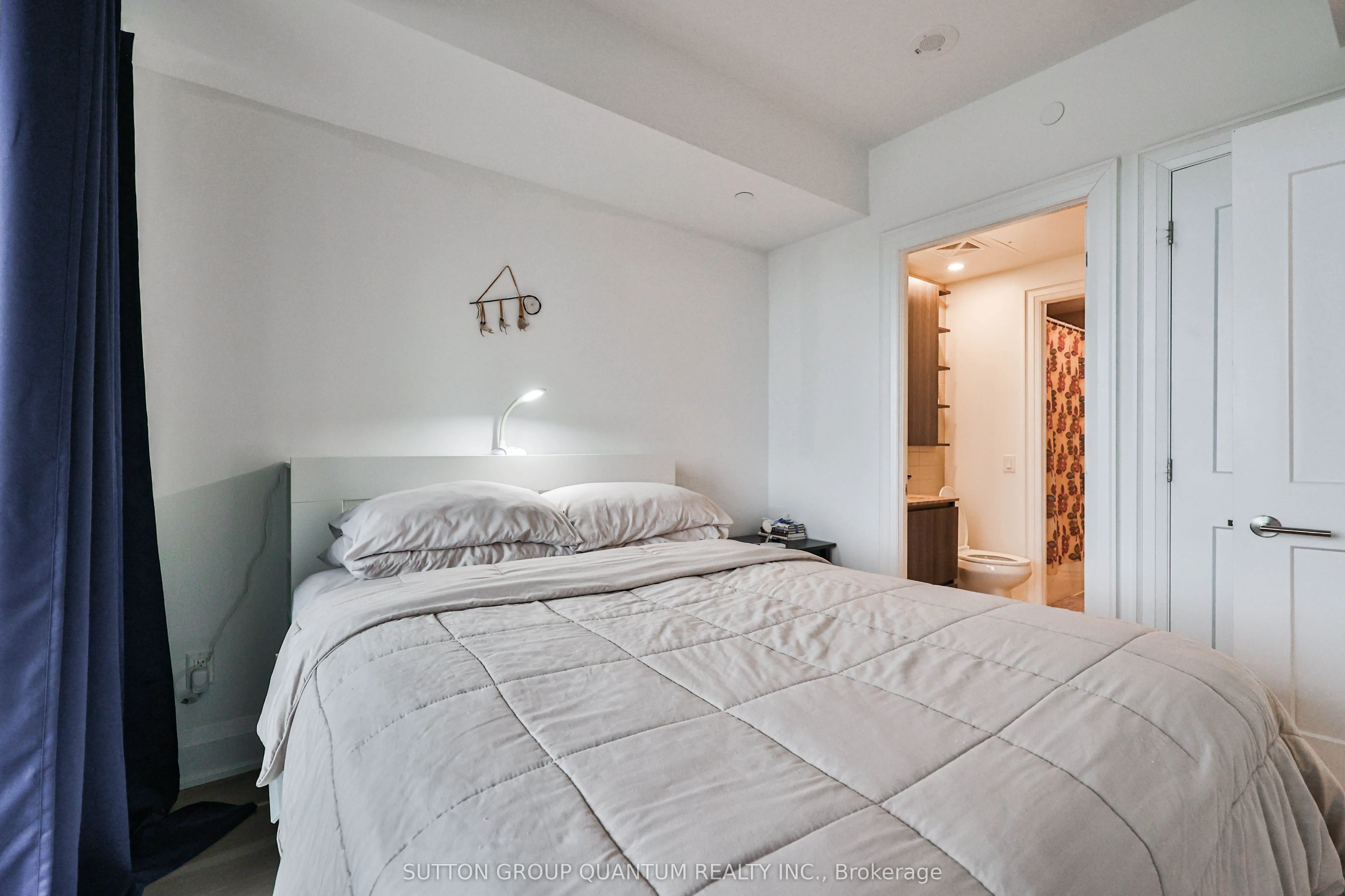 21 Park Street E #1009
