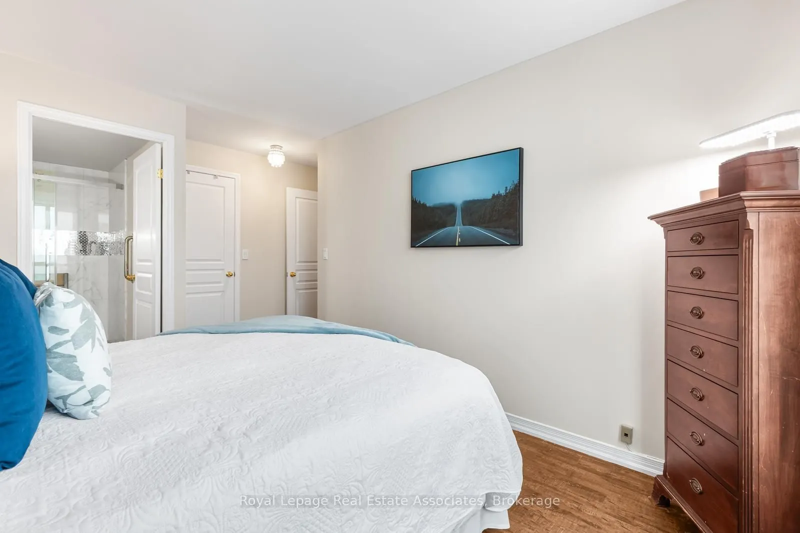 2565 Erin Centre Boulevard #PH7