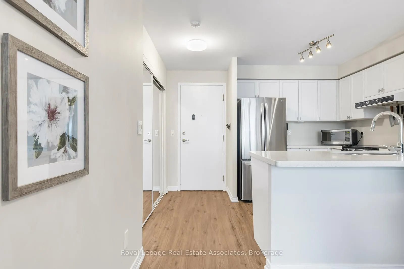 2565 Erin Centre Boulevard #PH7