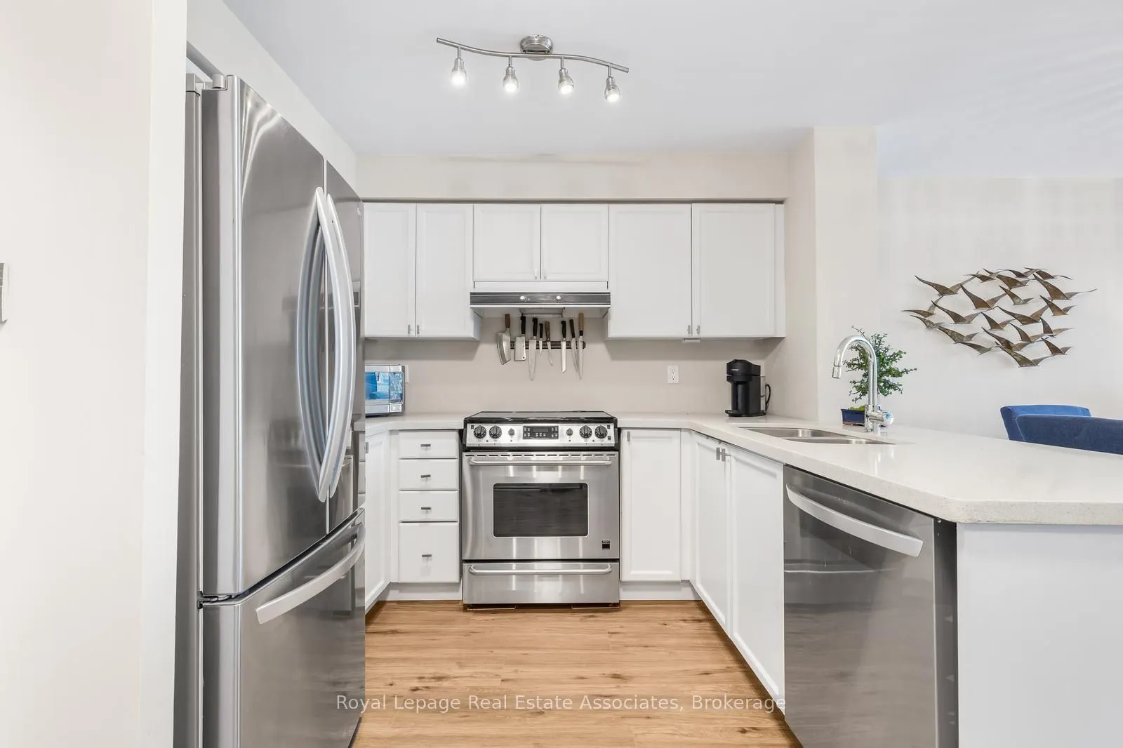 2565 Erin Centre Boulevard #PH7