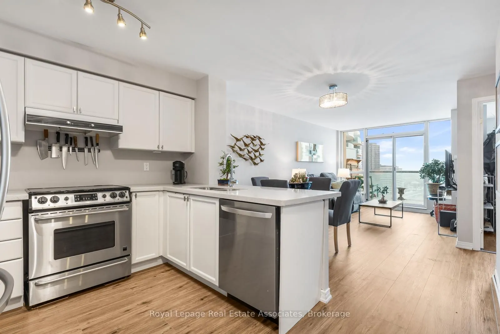 2565 Erin Centre Boulevard #PH7