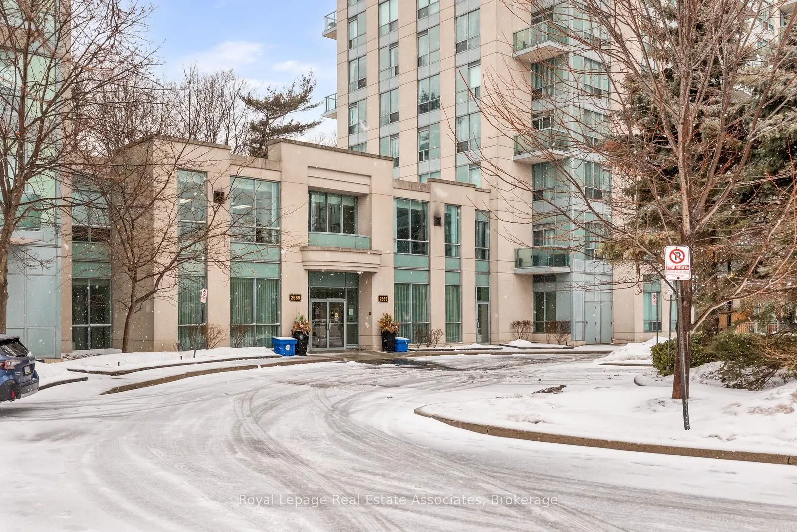 2565 Erin Centre Boulevard #PH7