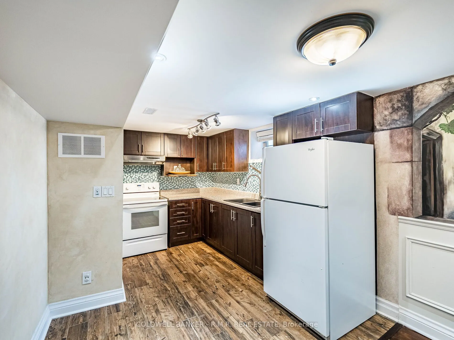 17 Lockheed Boulevard