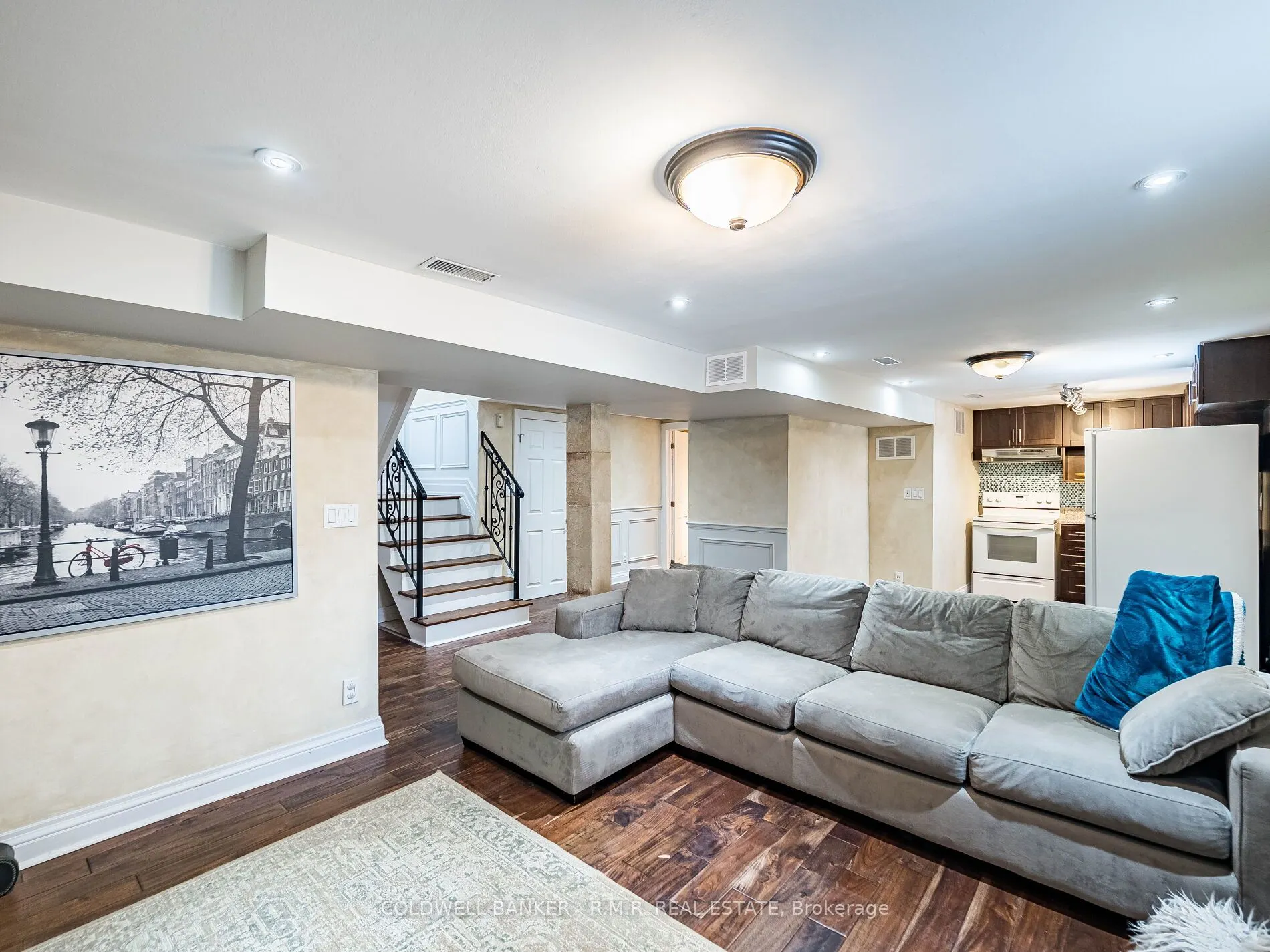 17 Lockheed Boulevard