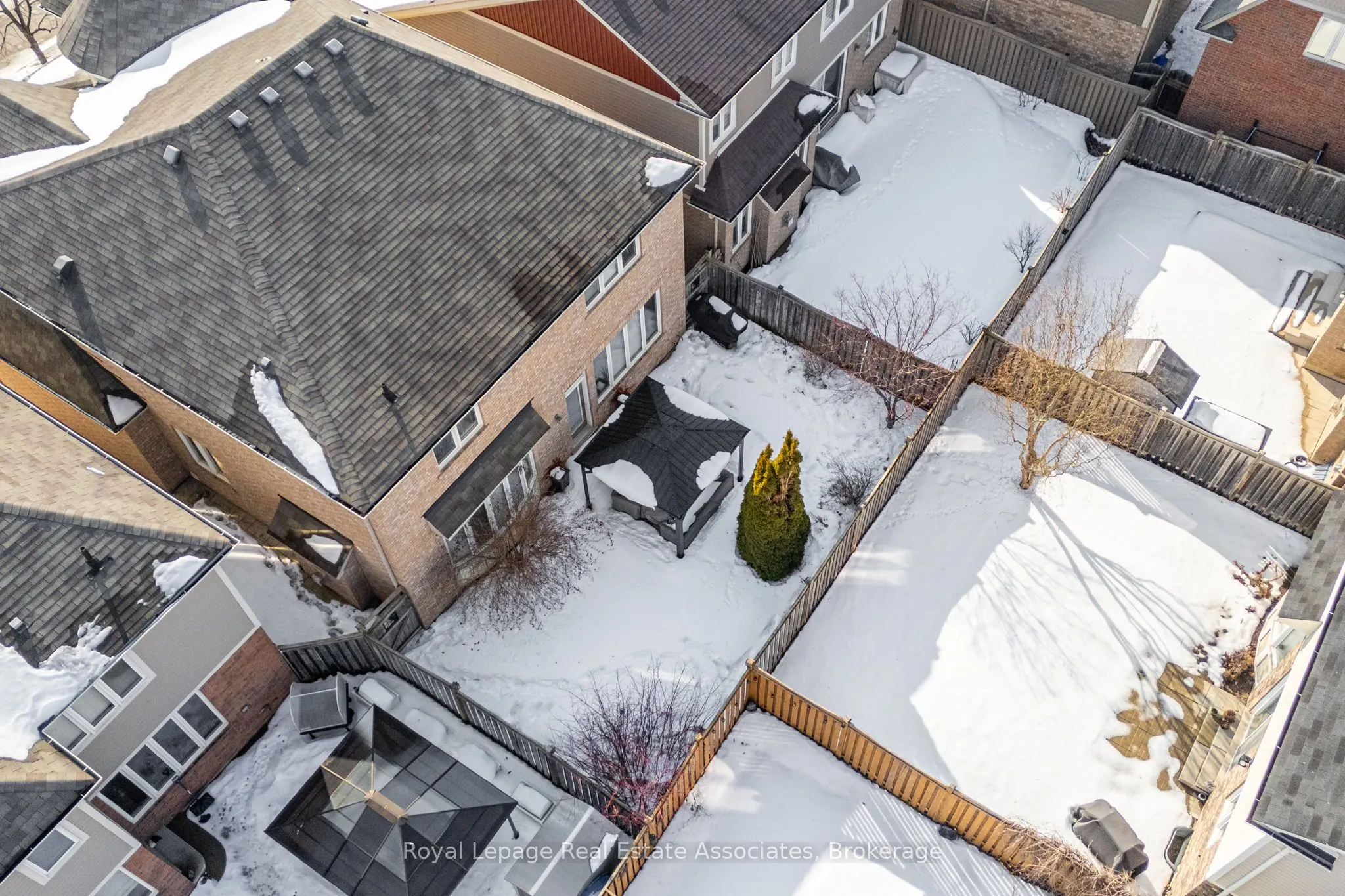879 Etherington Way