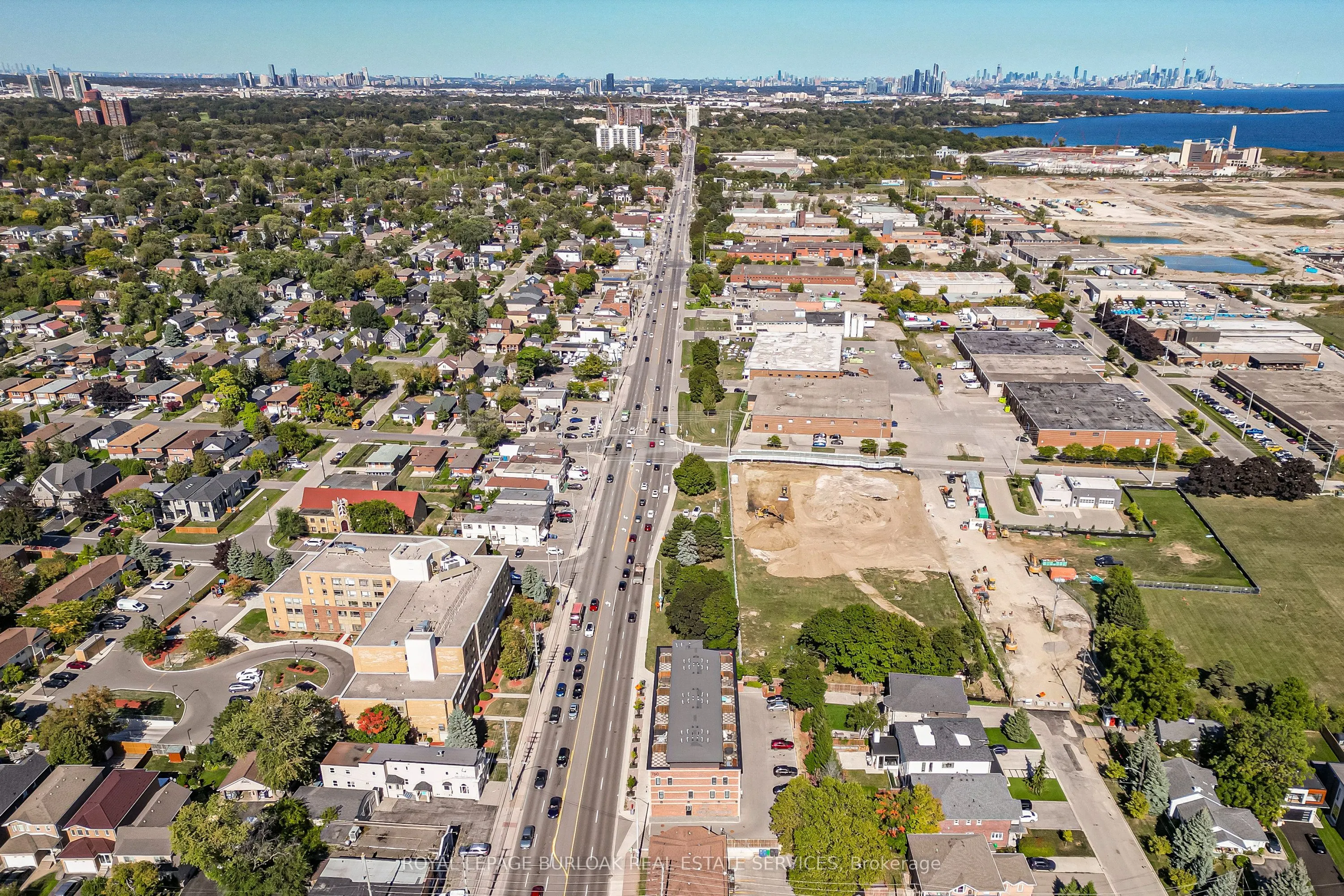 760 Lakeshore Road E #207