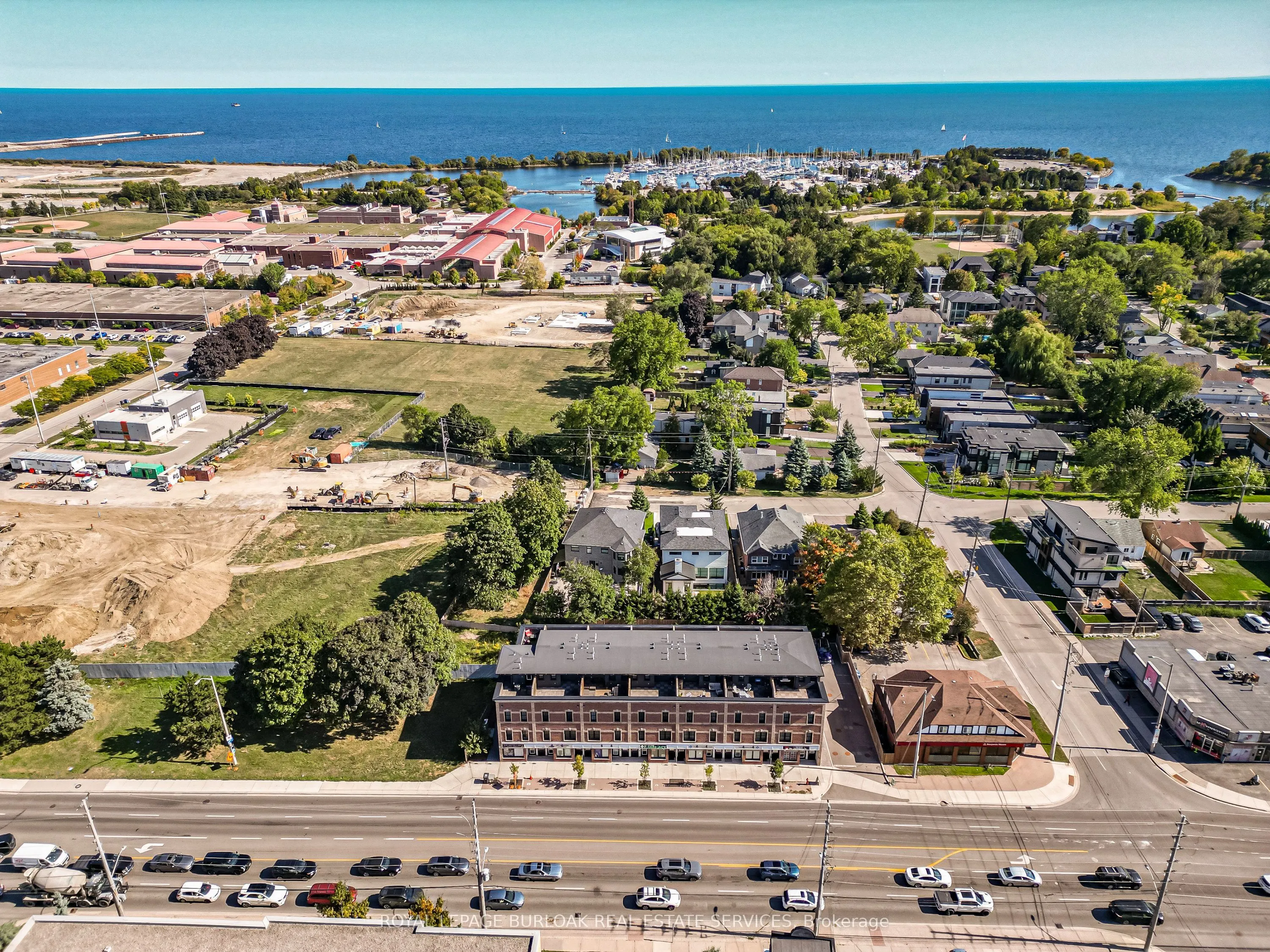 760 Lakeshore Road E #207