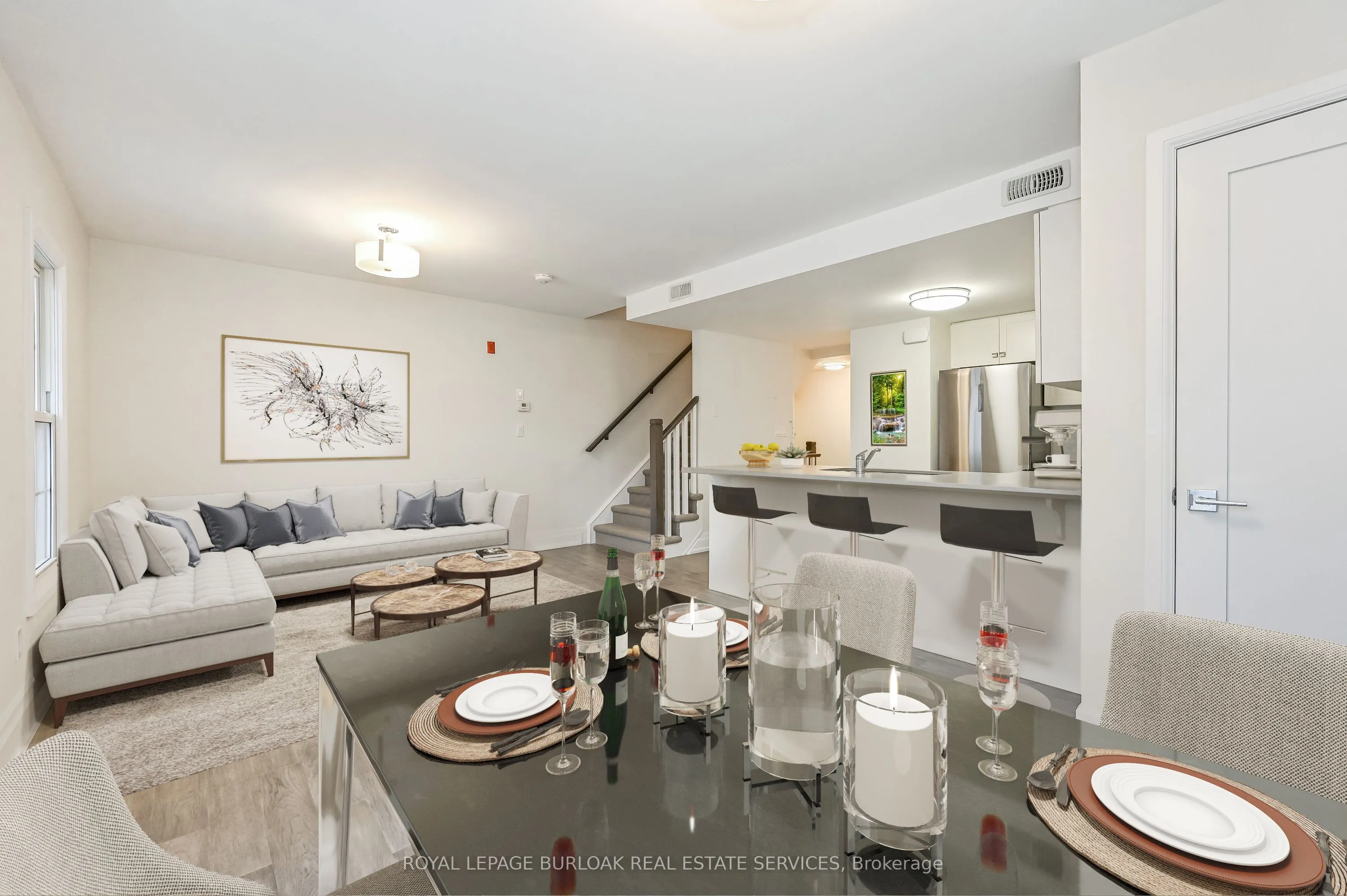 760 Lakeshore Road E #207