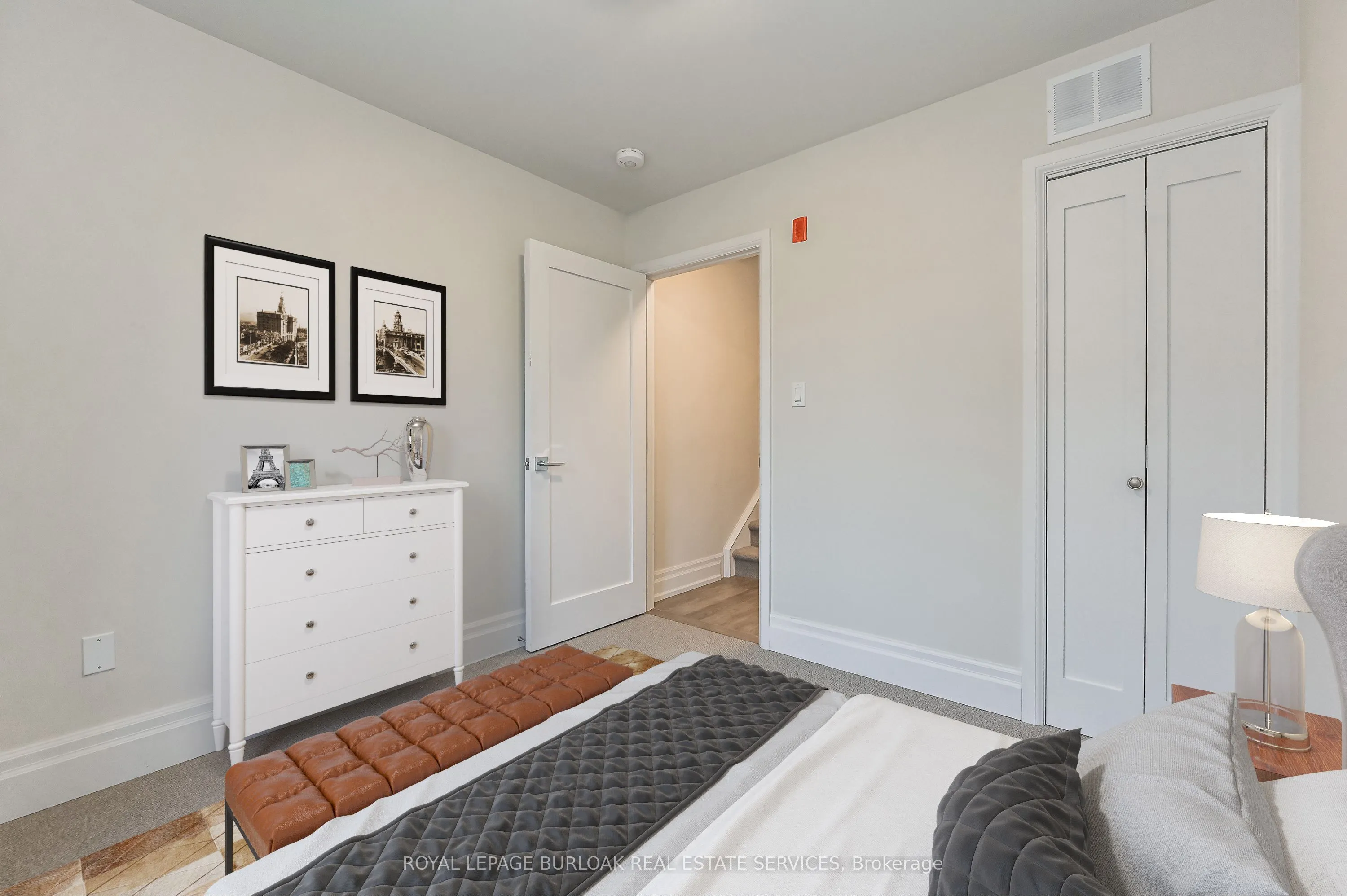 760 Lakeshore Road E #207
