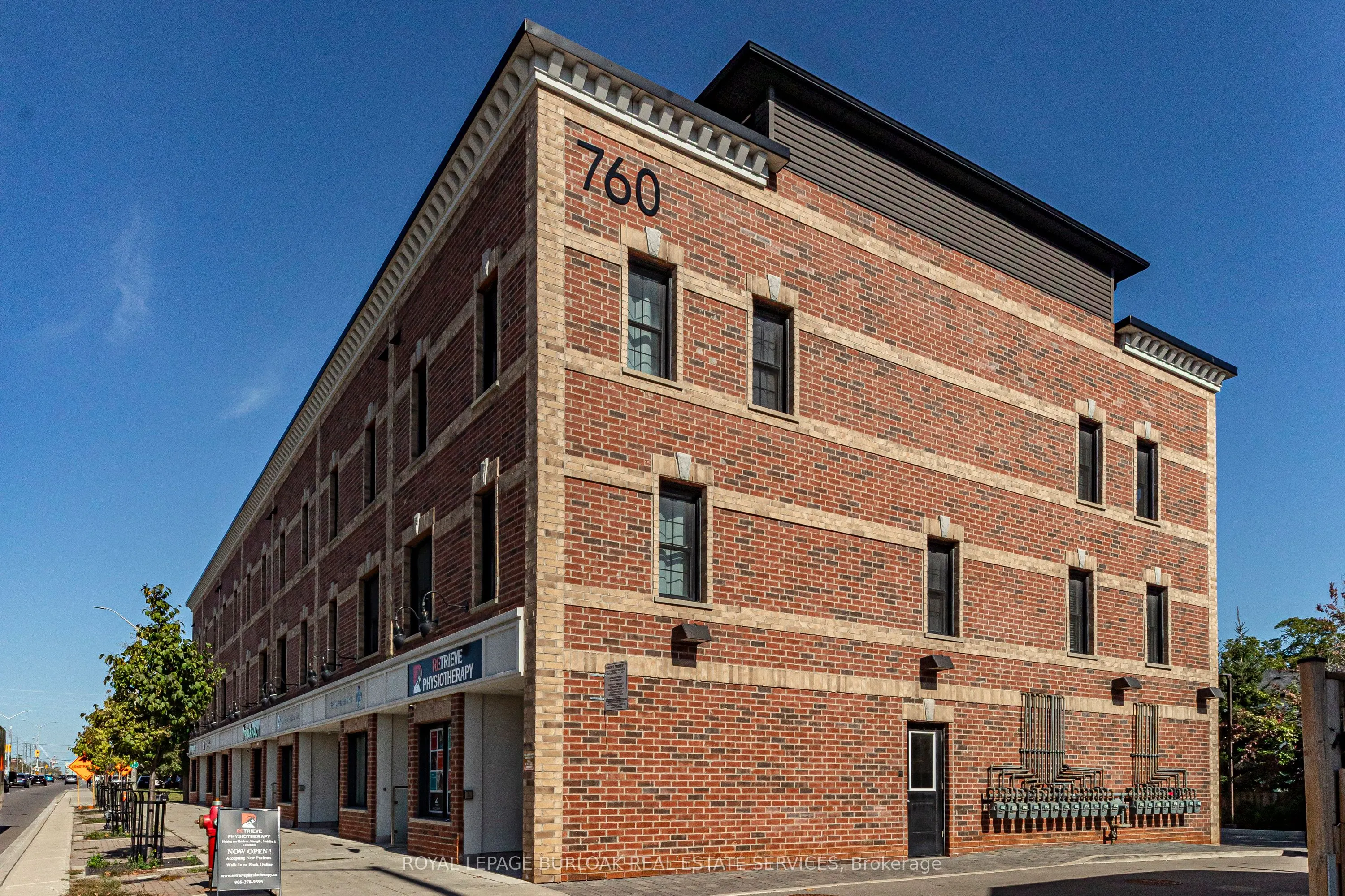 760 Lakeshore Road E #213
