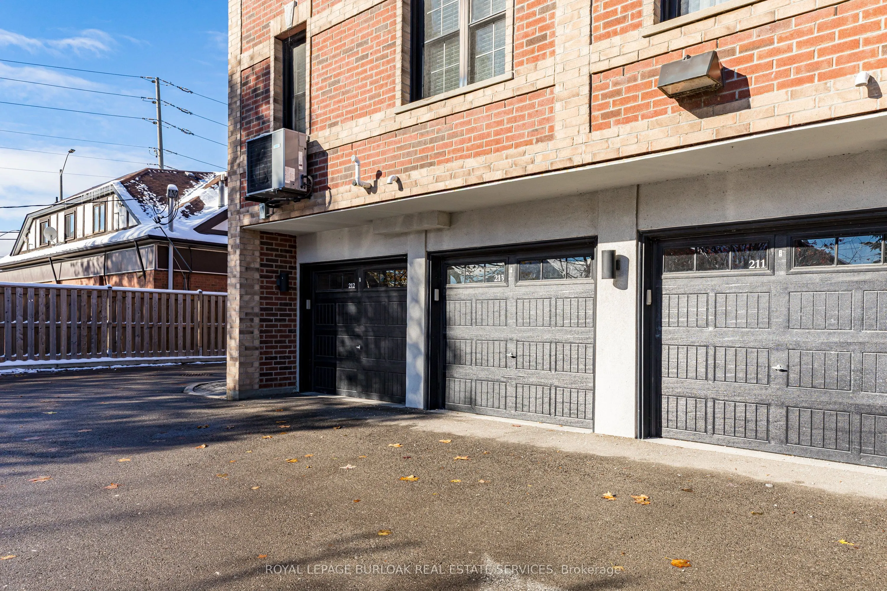 760 Lakeshore Road E #213