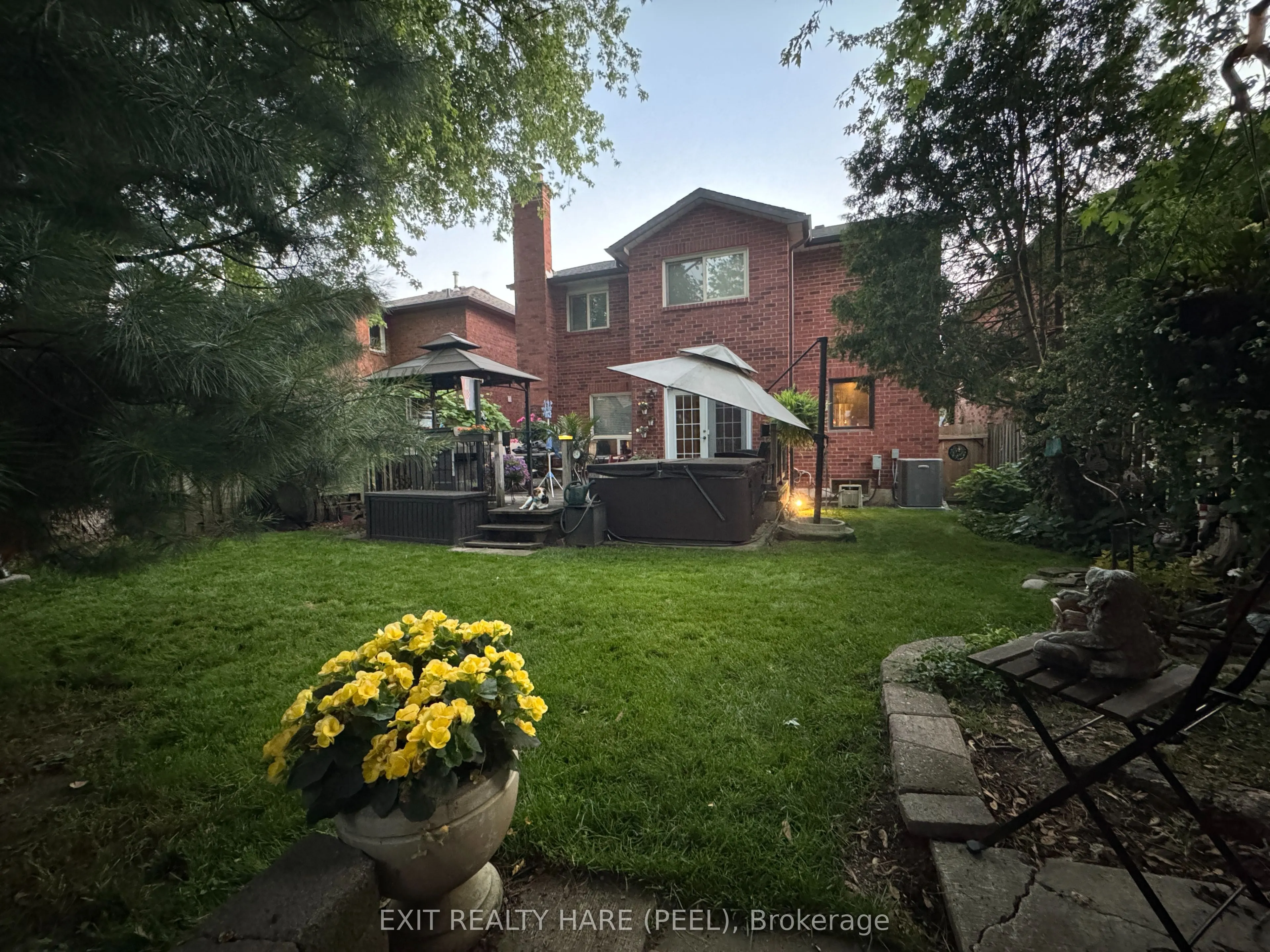 77 Lord Simcoe Drive