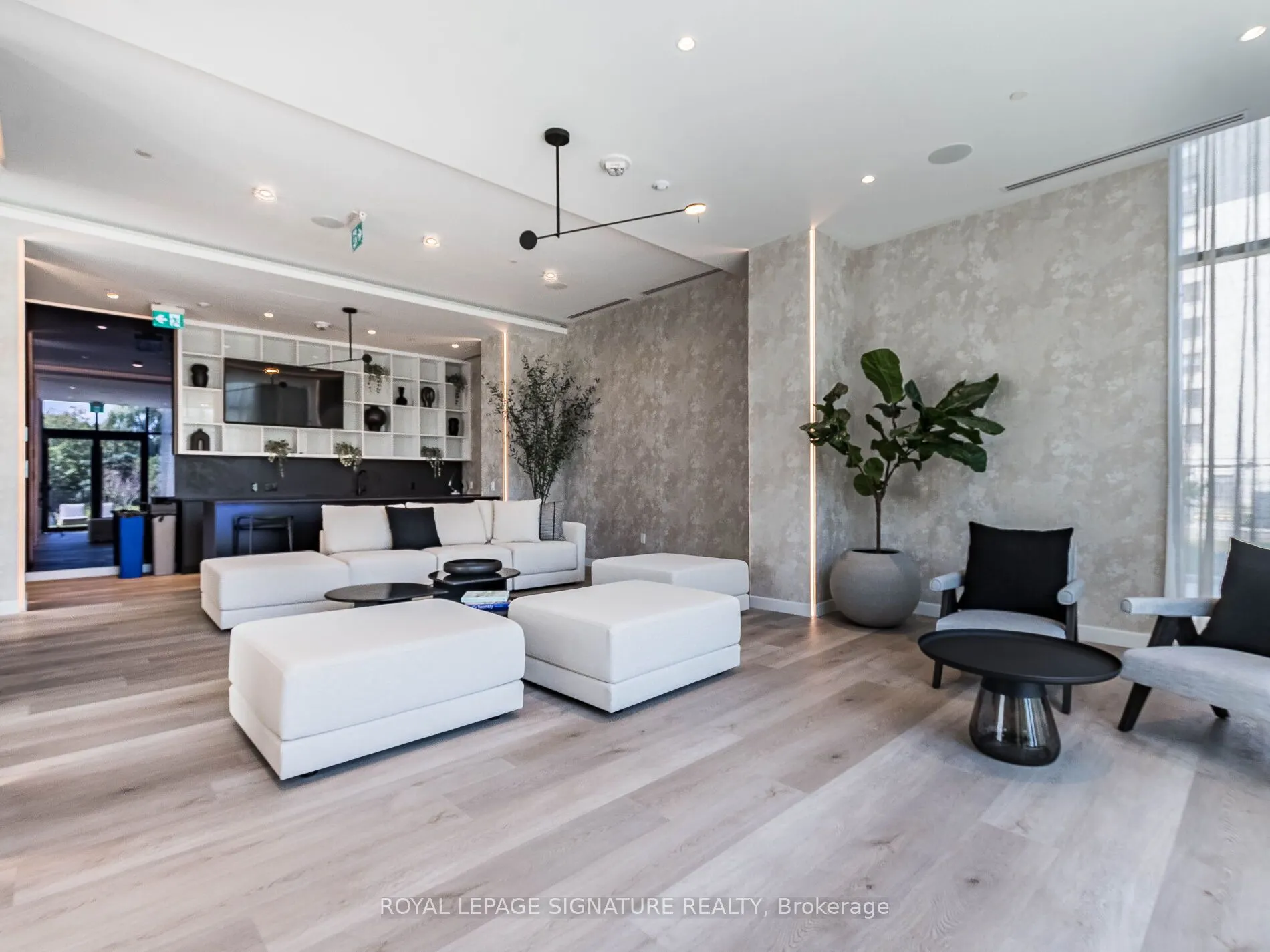 86 Dundas Street E #622