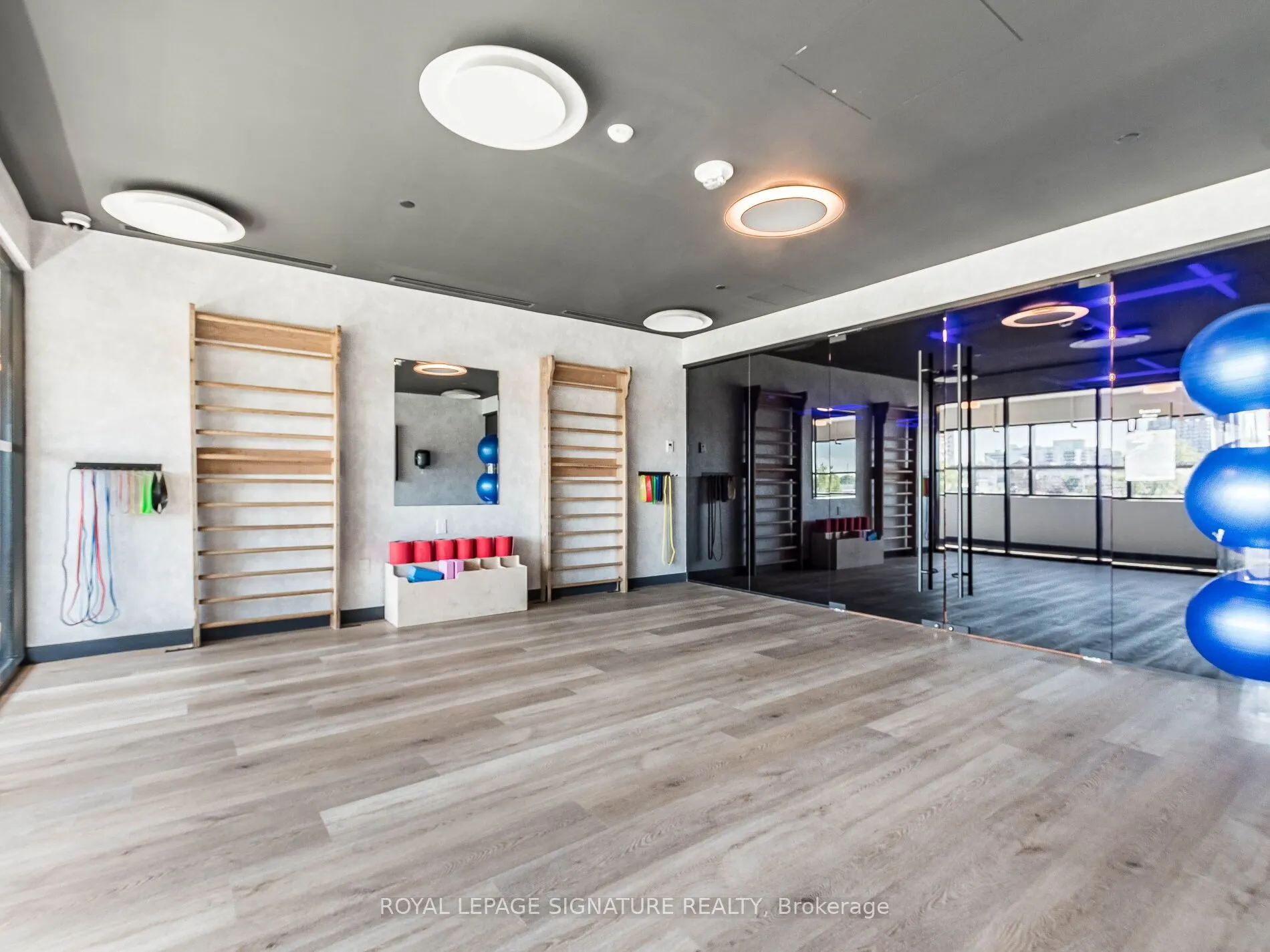 86 Dundas Street E #622