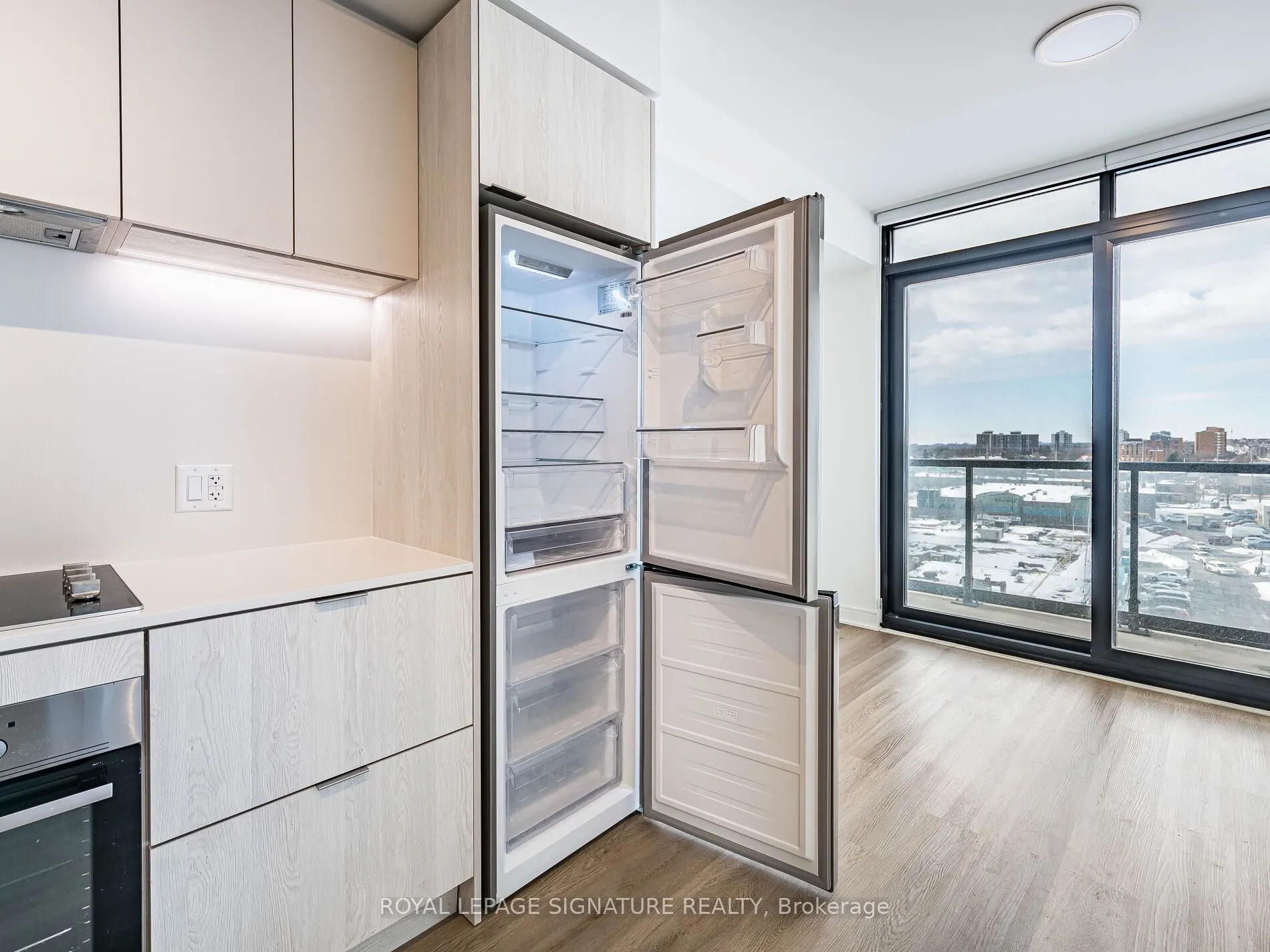 86 Dundas Street E #622