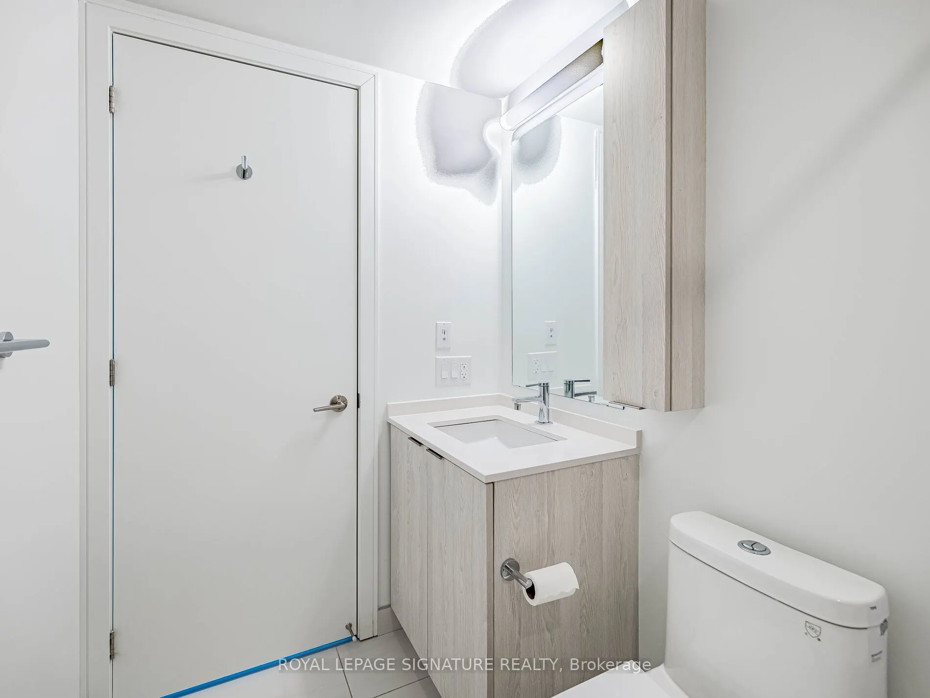 86 Dundas Street E #622