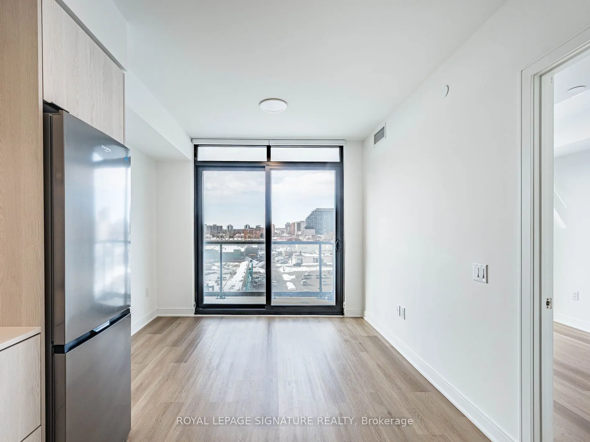 86 Dundas Street E #622