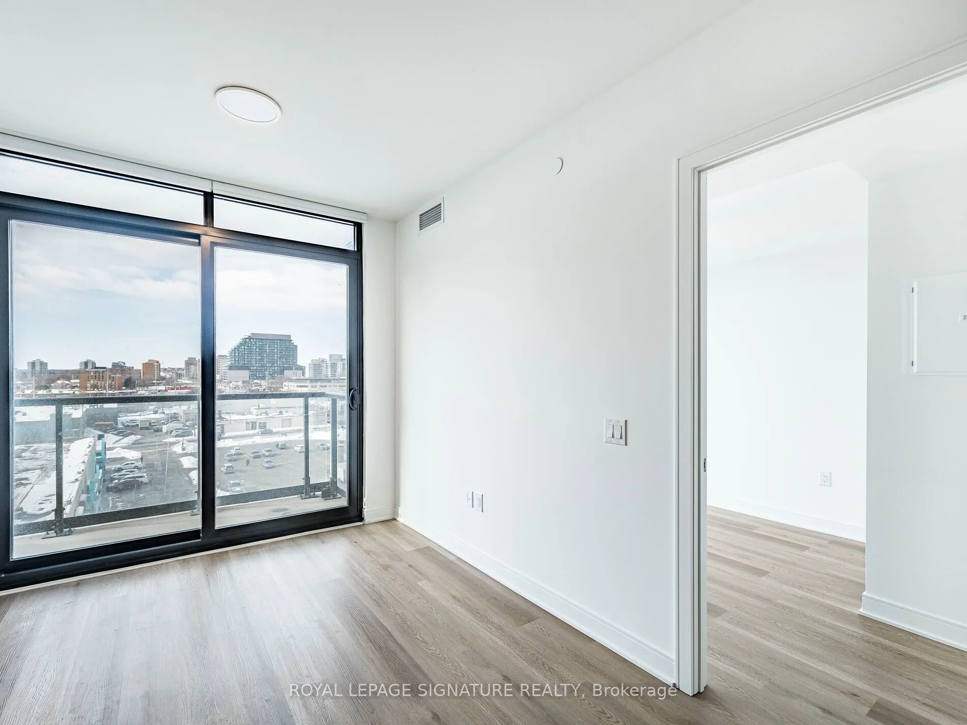 86 Dundas Street E #622