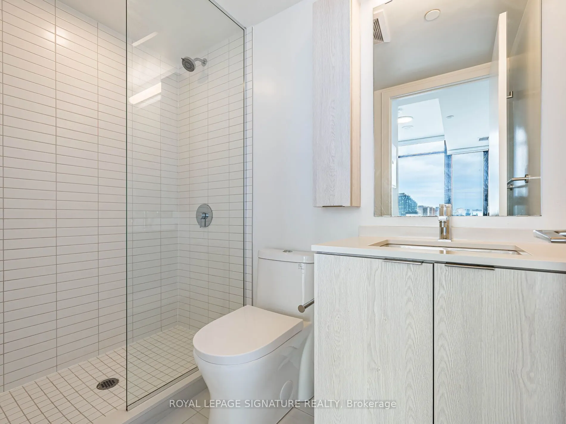 86 Dundas Street E #622