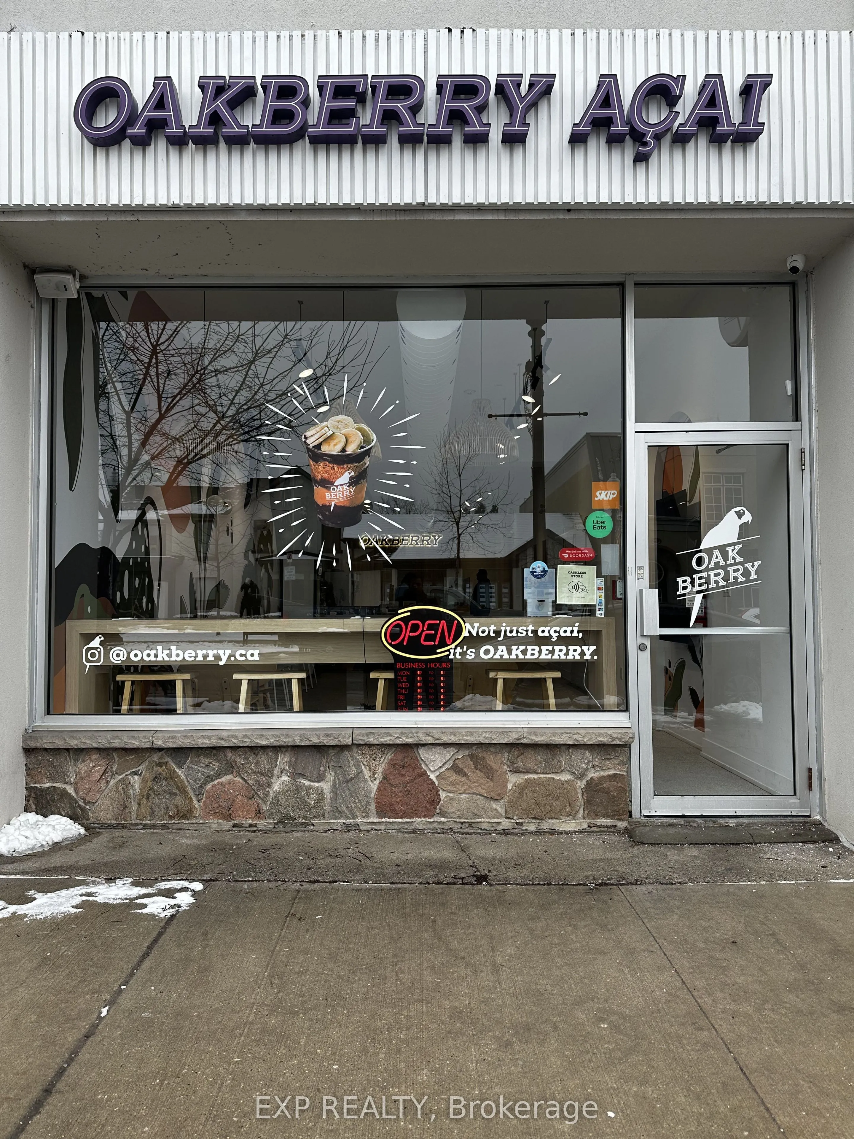 327 Lakeshore Road E