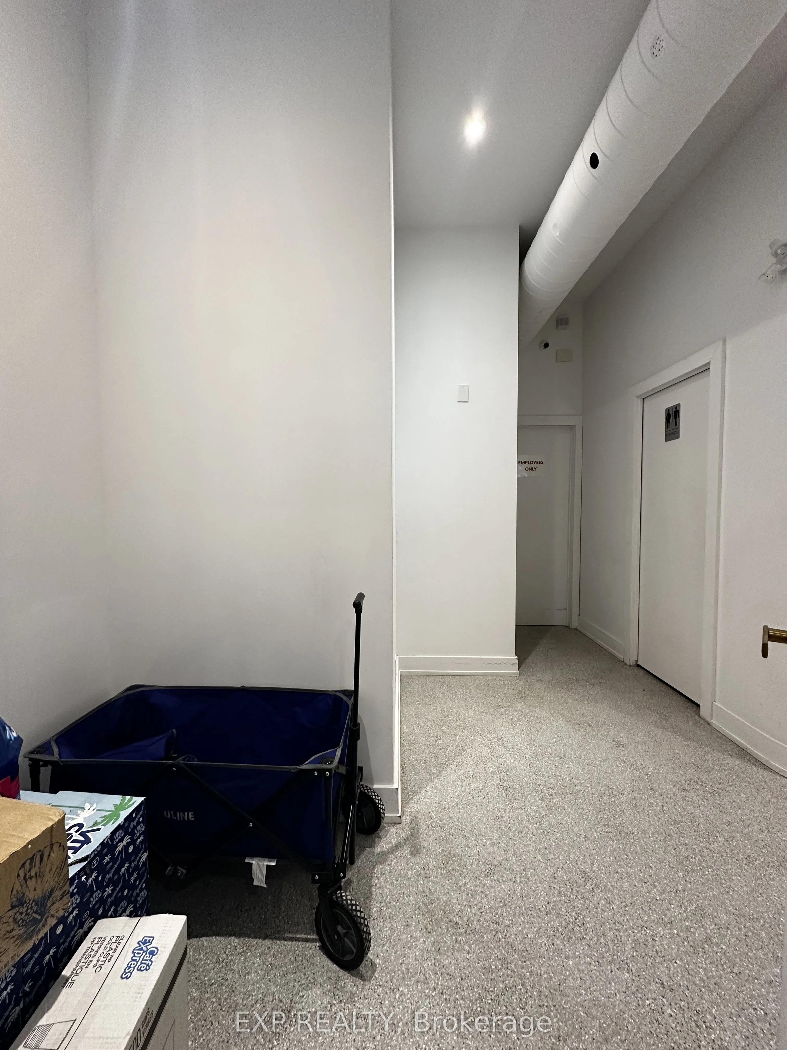 327 Lakeshore Road E