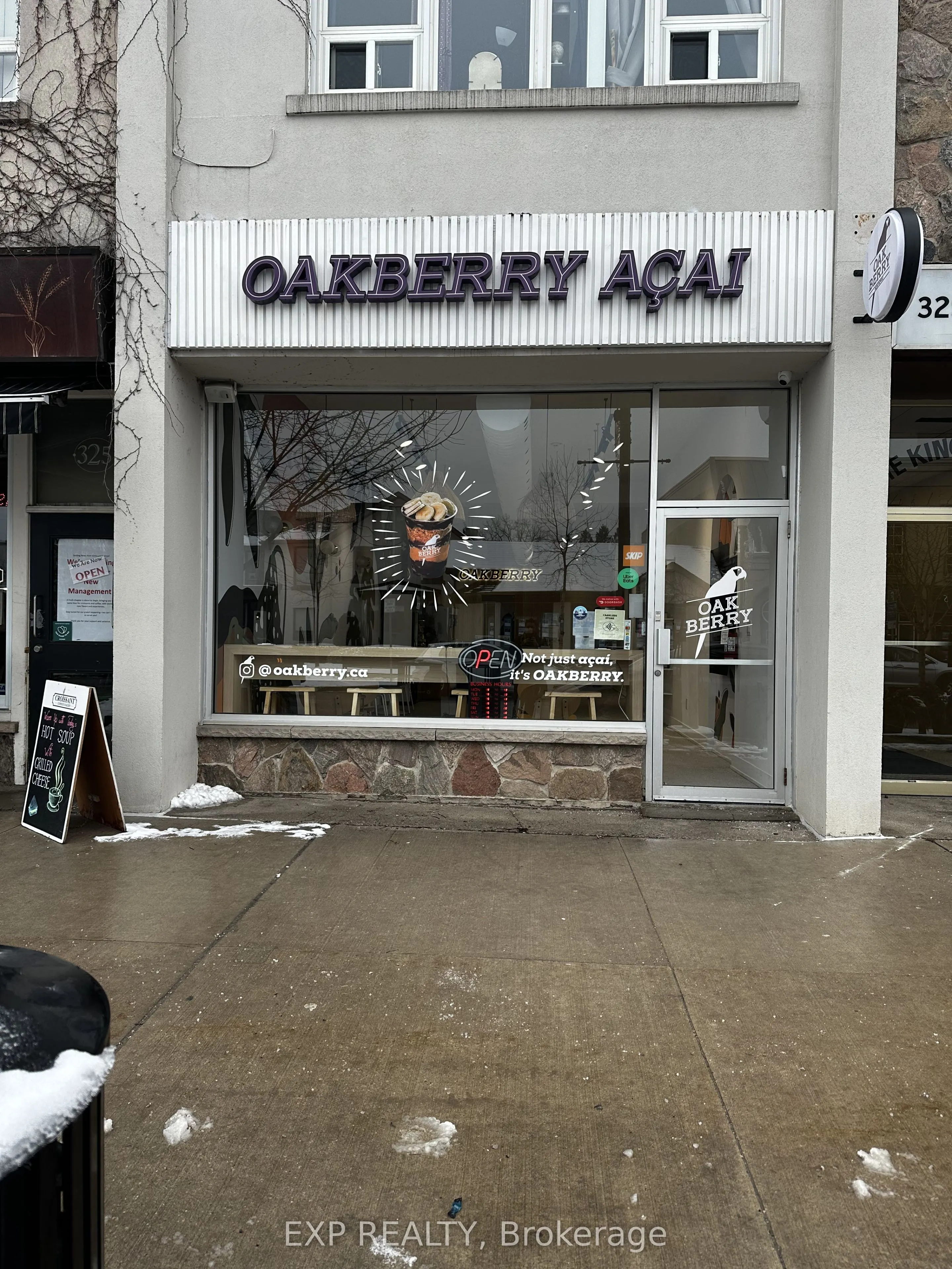 327 Lakeshore Road E