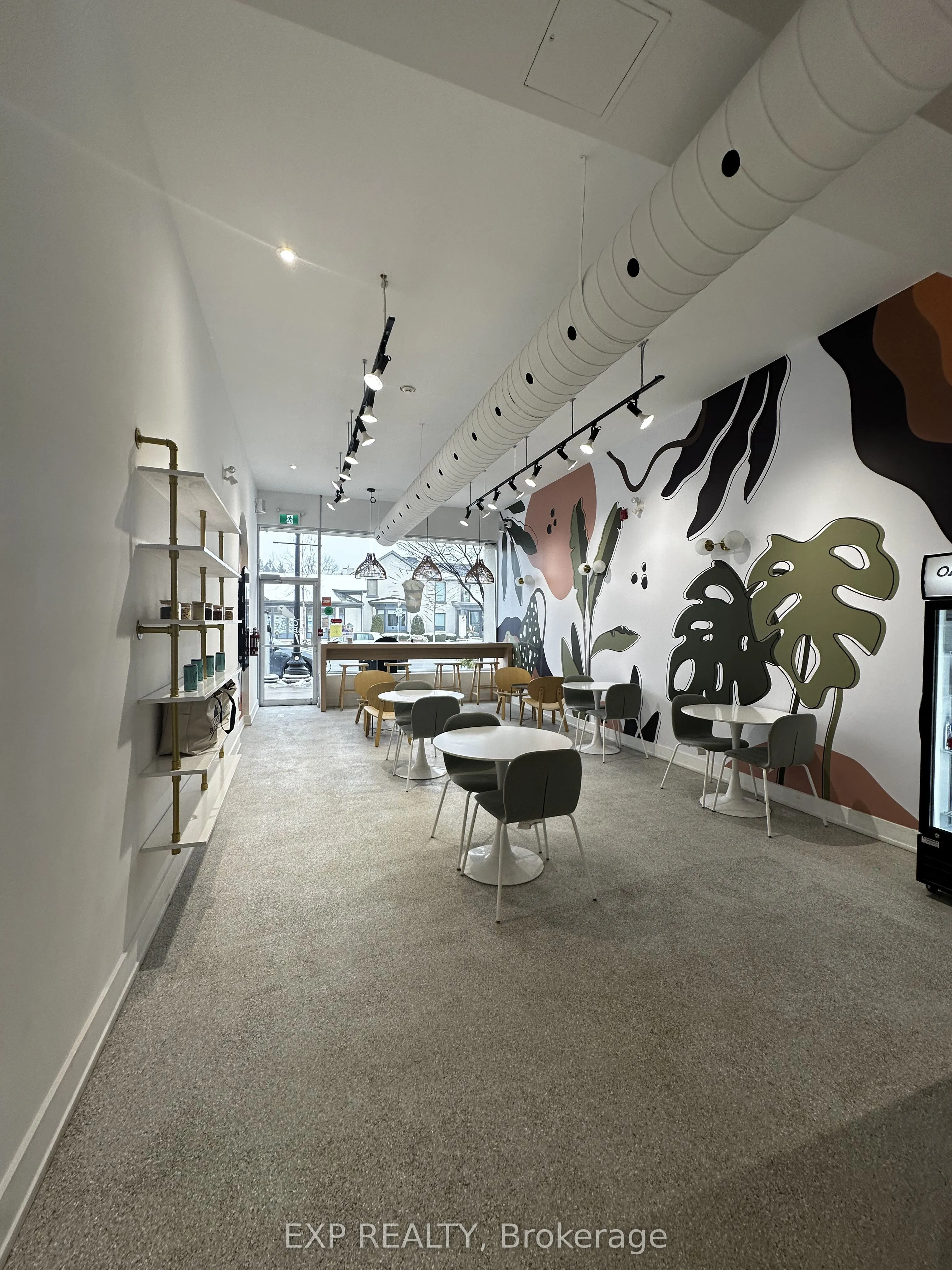 327 Lakeshore Road E