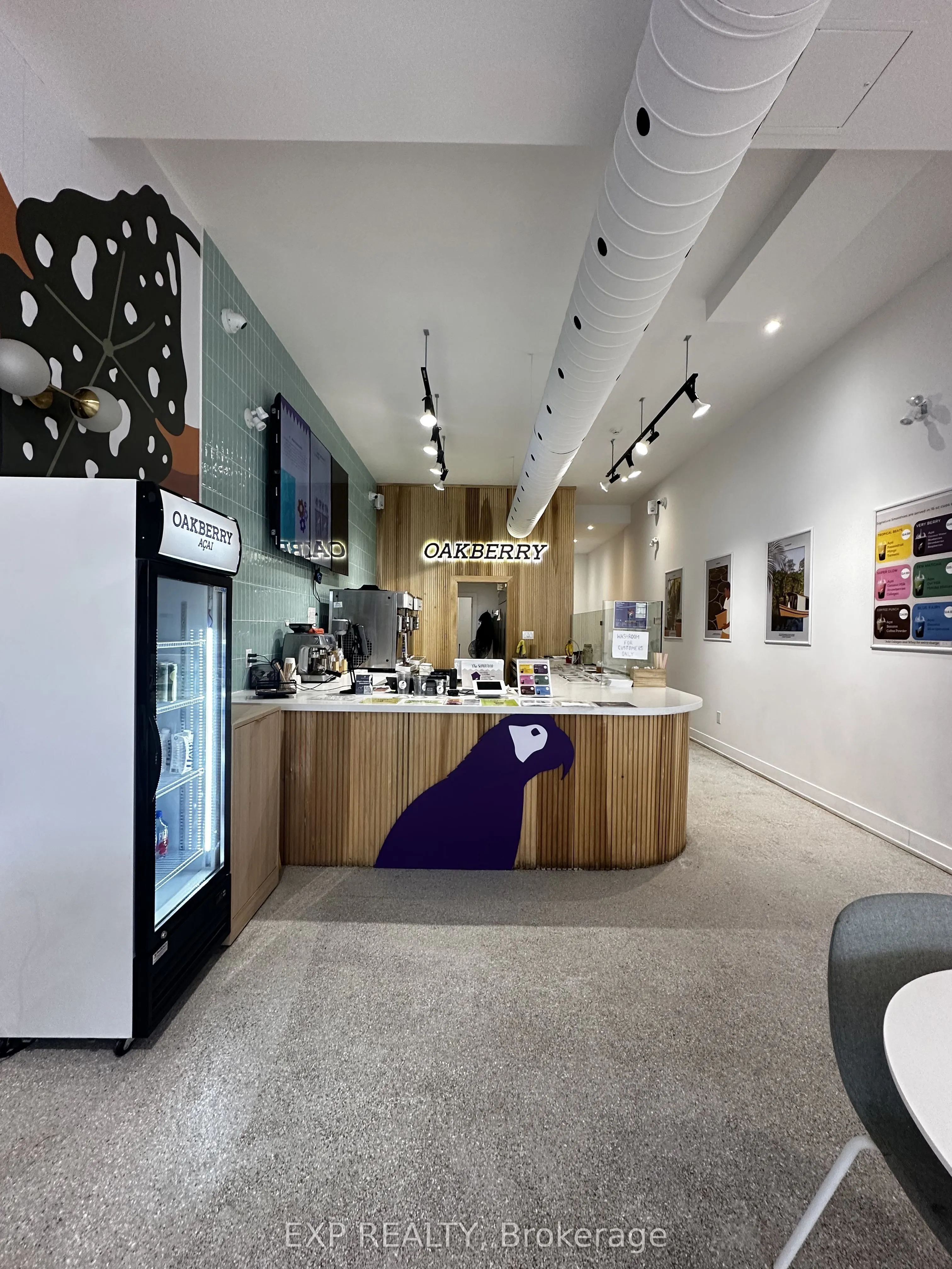 327 Lakeshore Road E