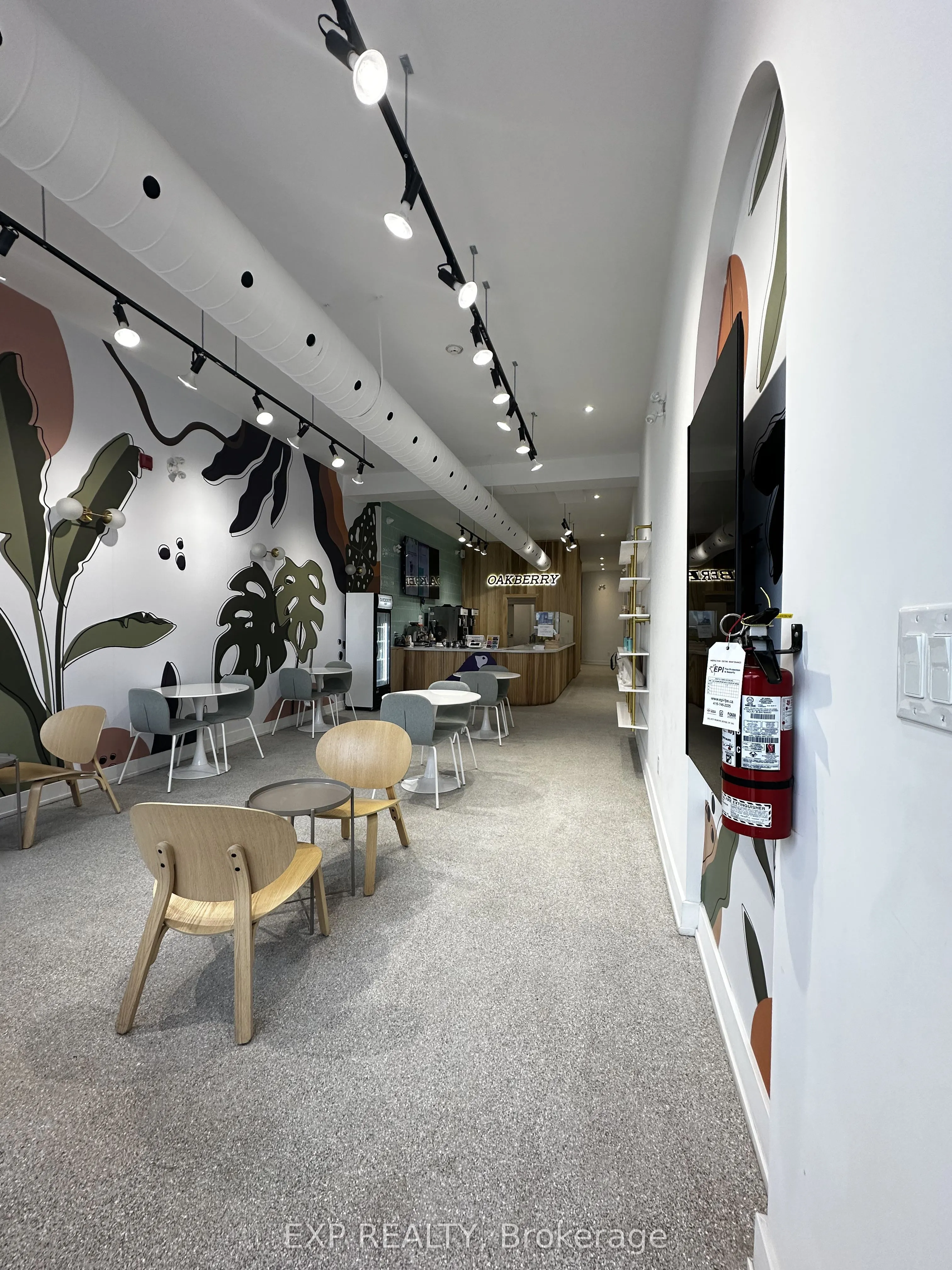 327 Lakeshore Road E