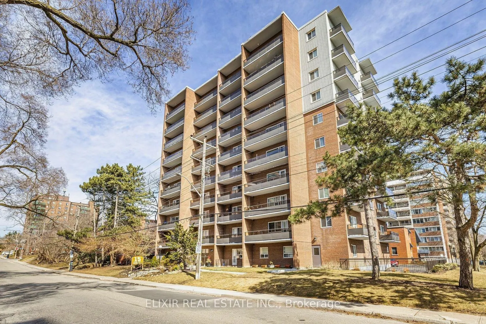 15 Elizabeth Street N #605
