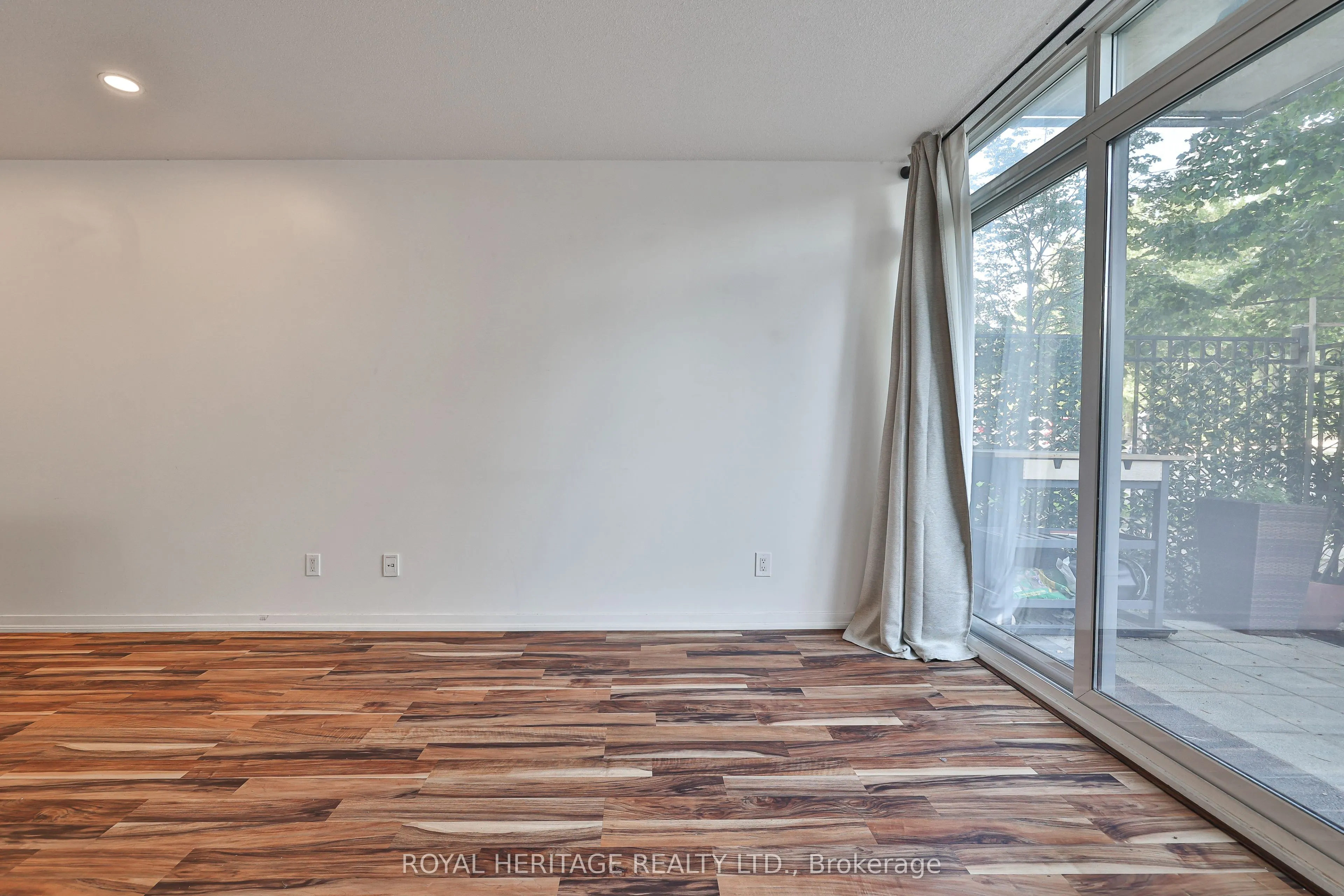 38 Joe Shuster Way #104
