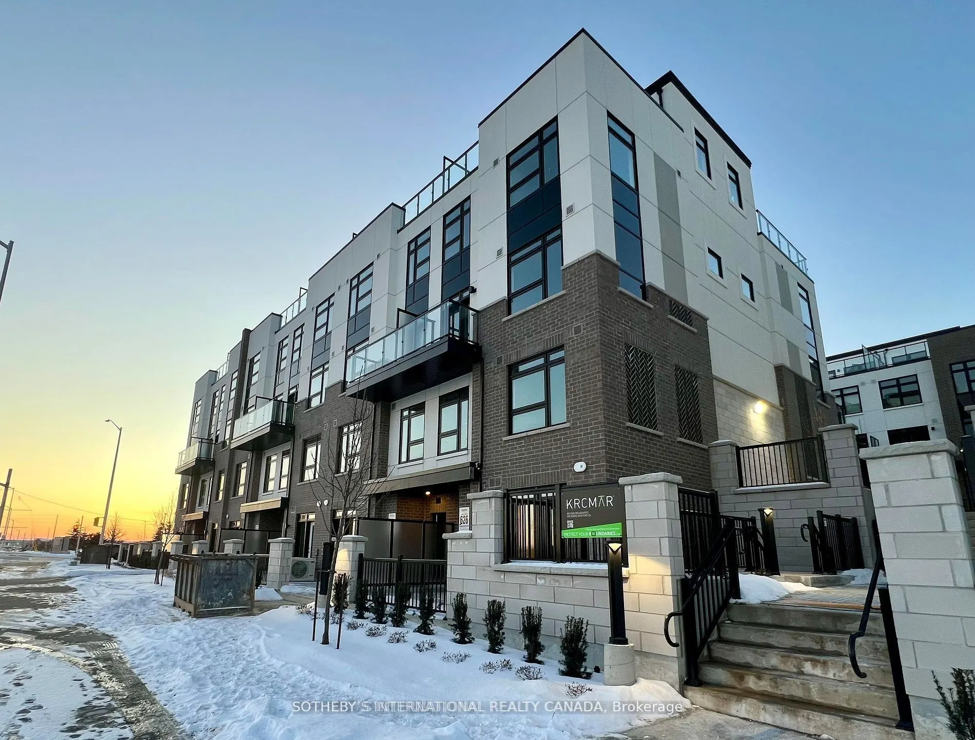 1585 Rose Way #103