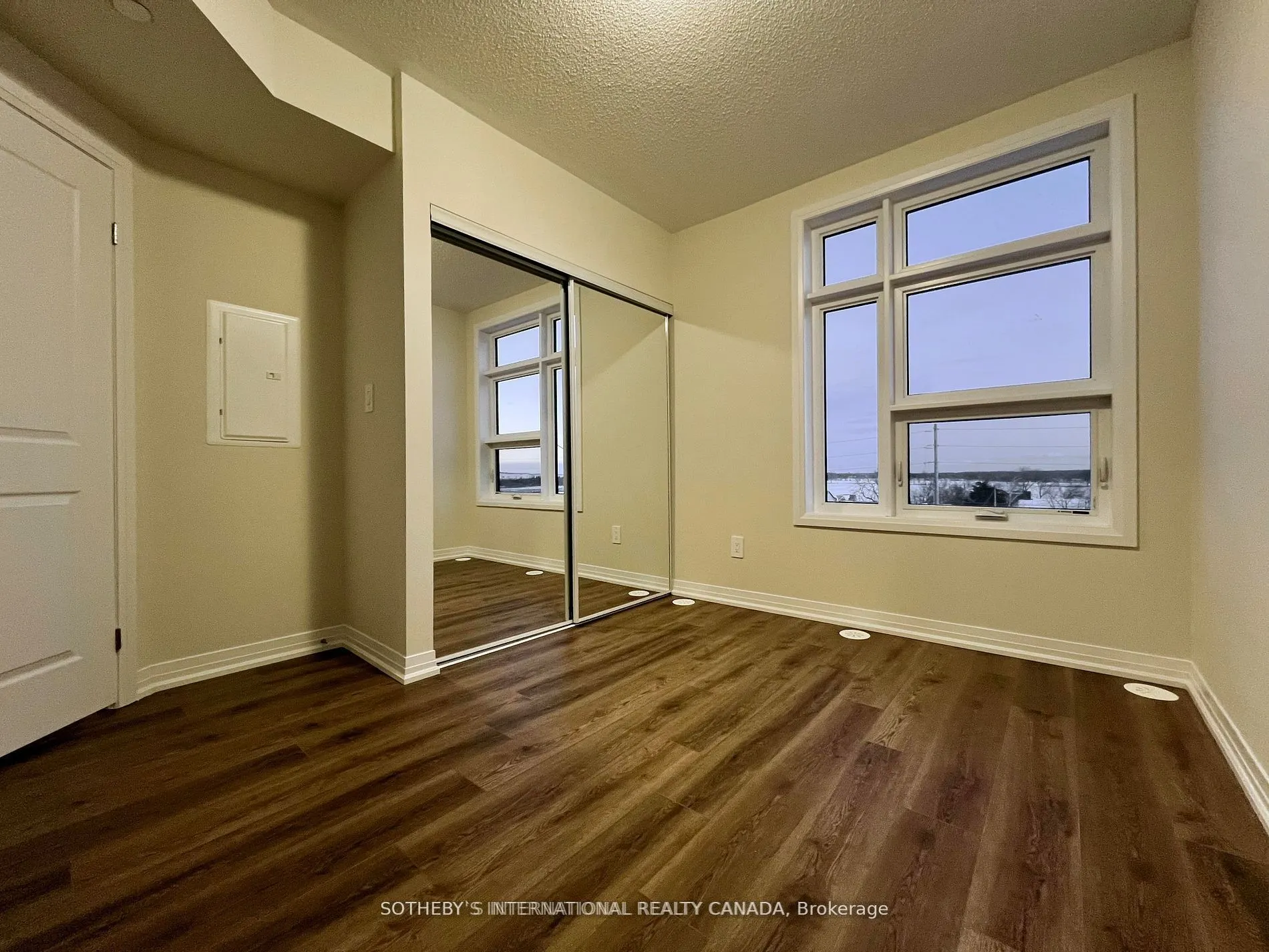 1585 Rose Way #103