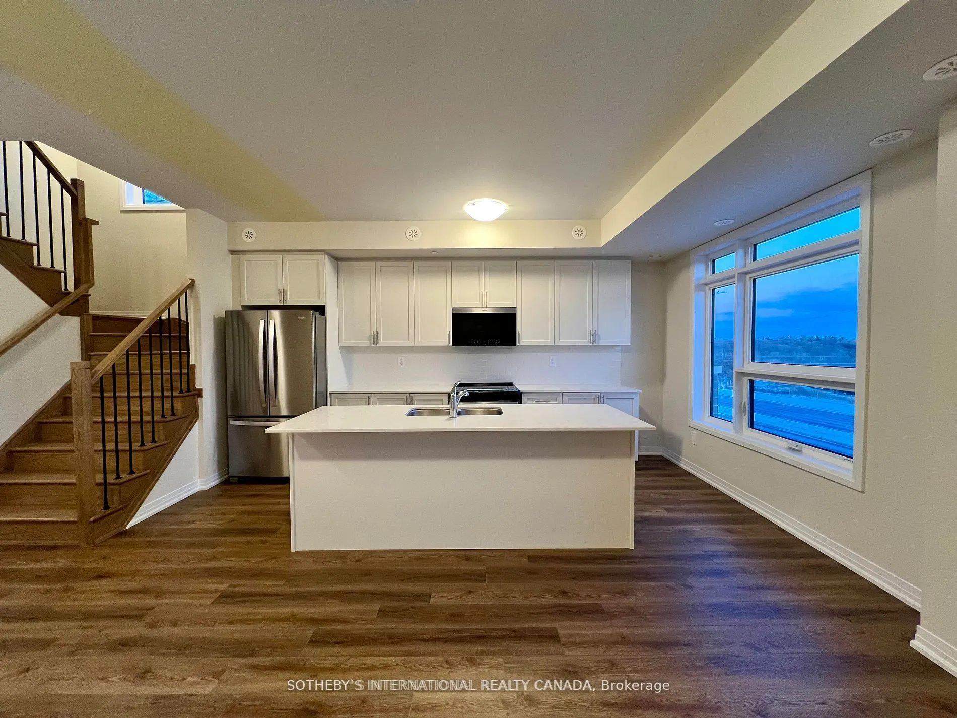 1585 Rose Way #103