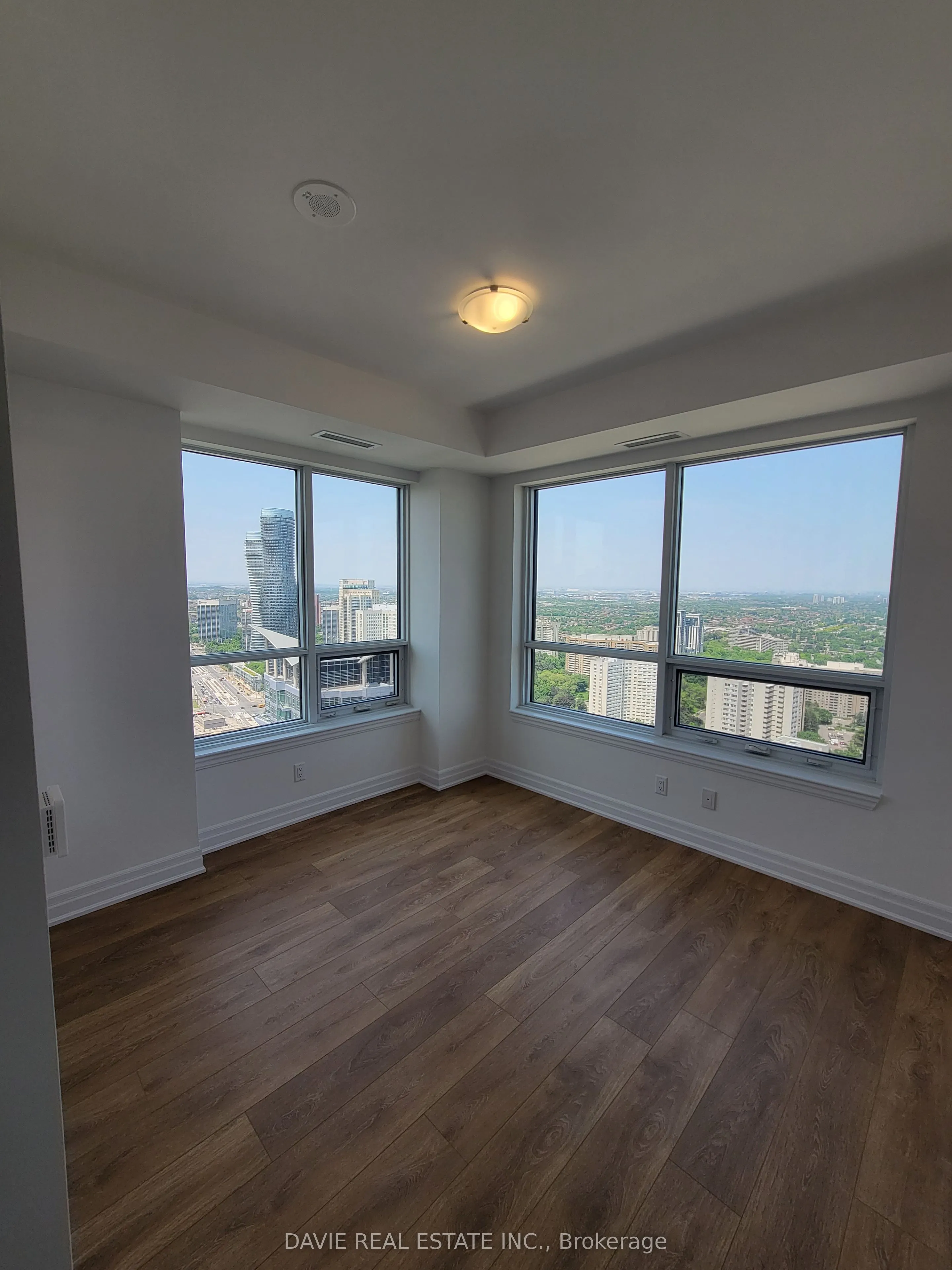 30 Elm Drive W #3502
