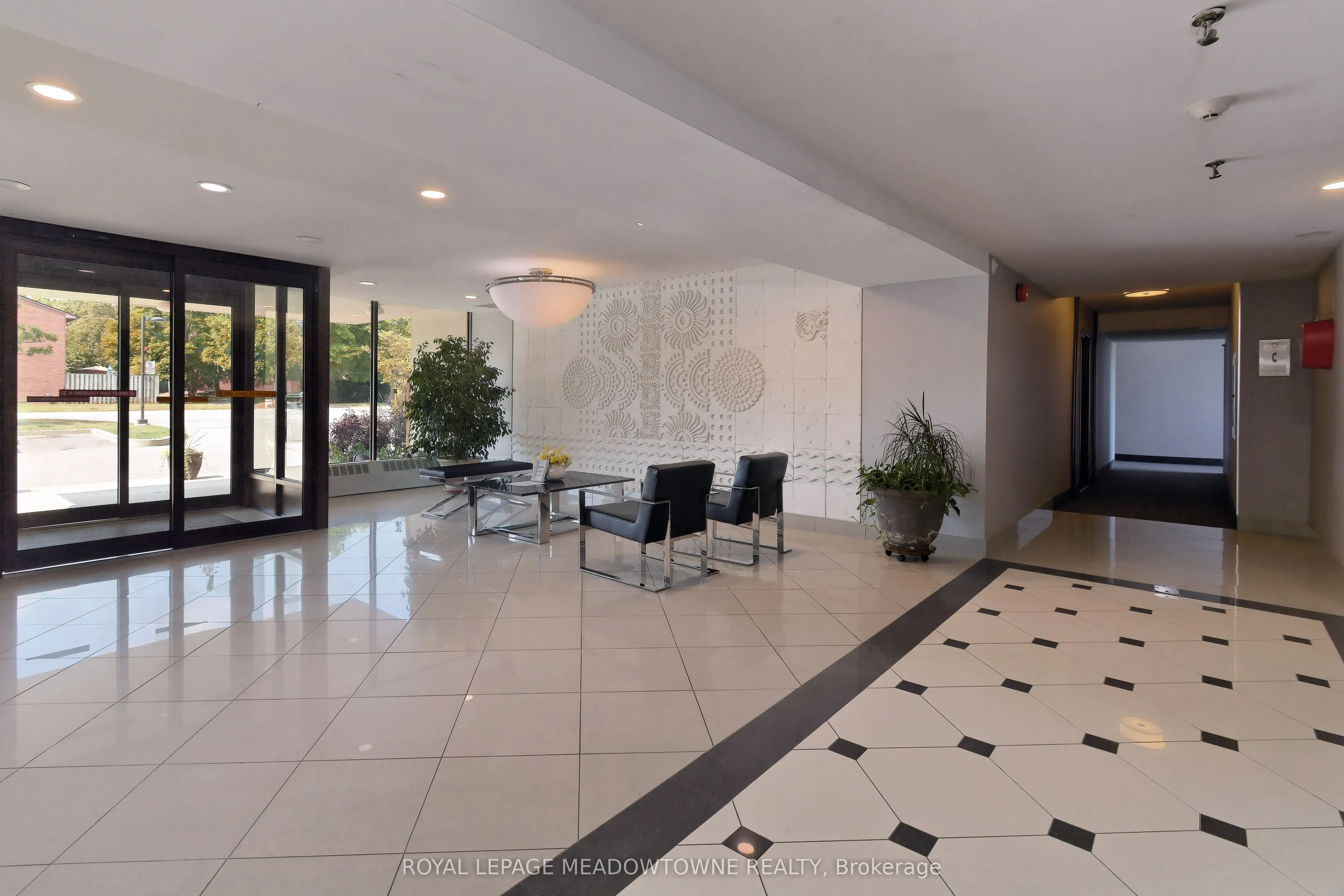 2301 Derry Road W ##806