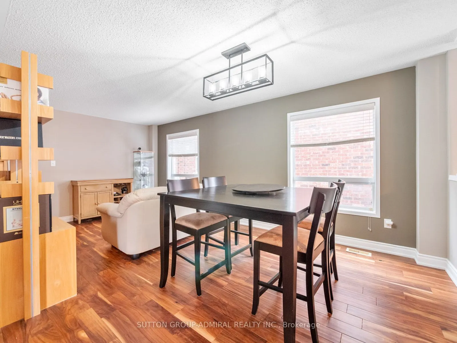 82 Belmont Boulevard