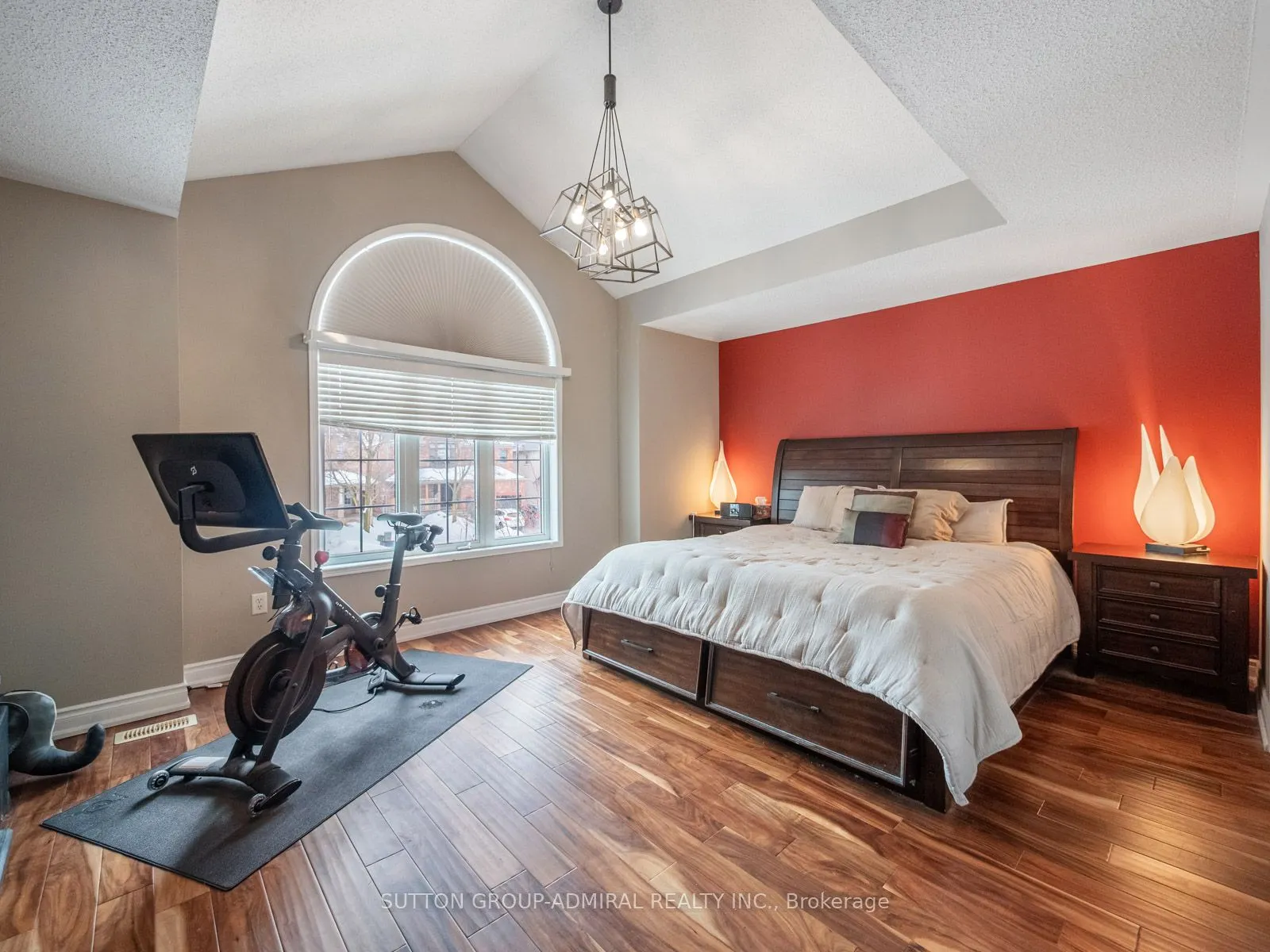82 Belmont Boulevard