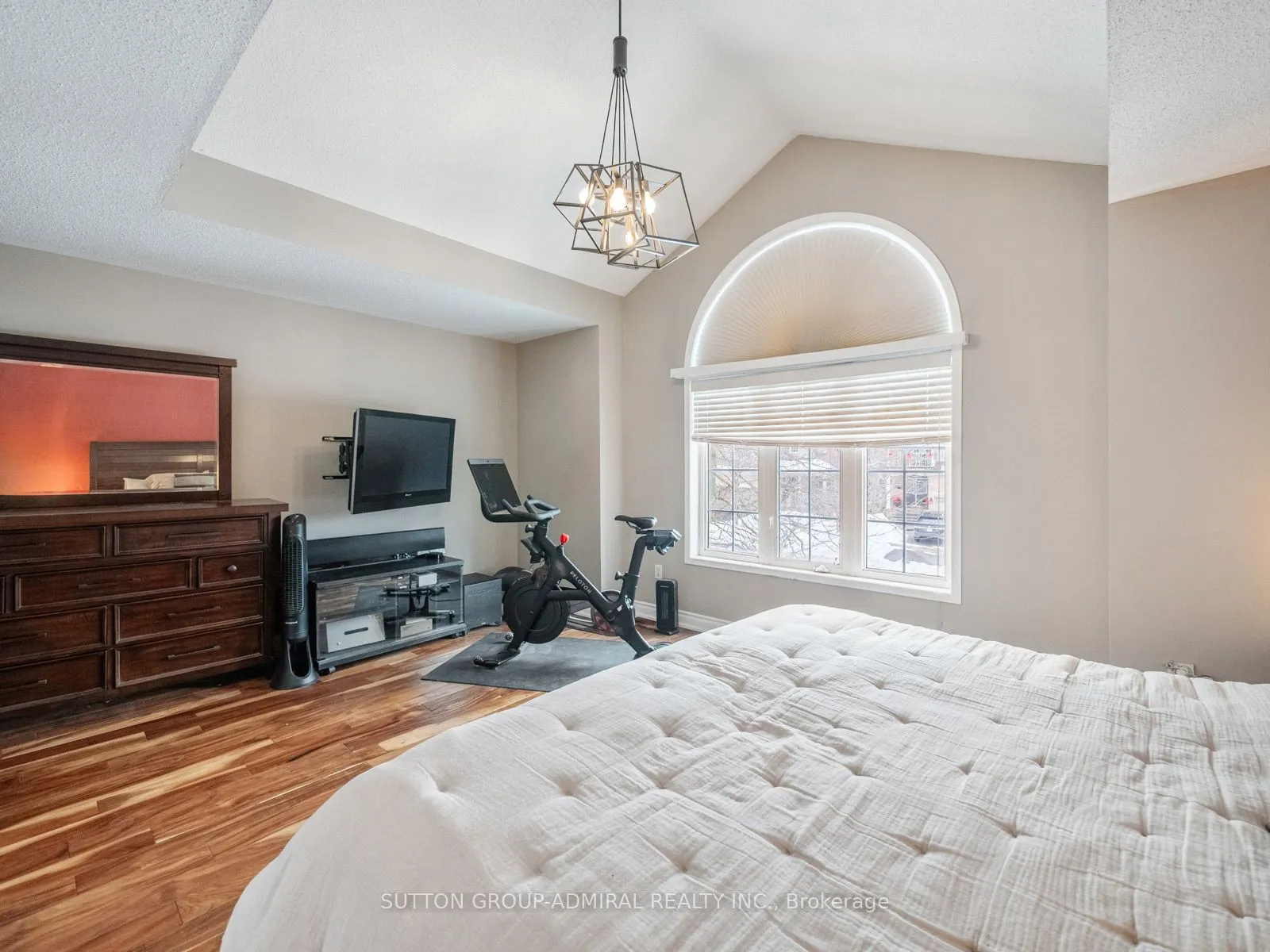 82 Belmont Boulevard