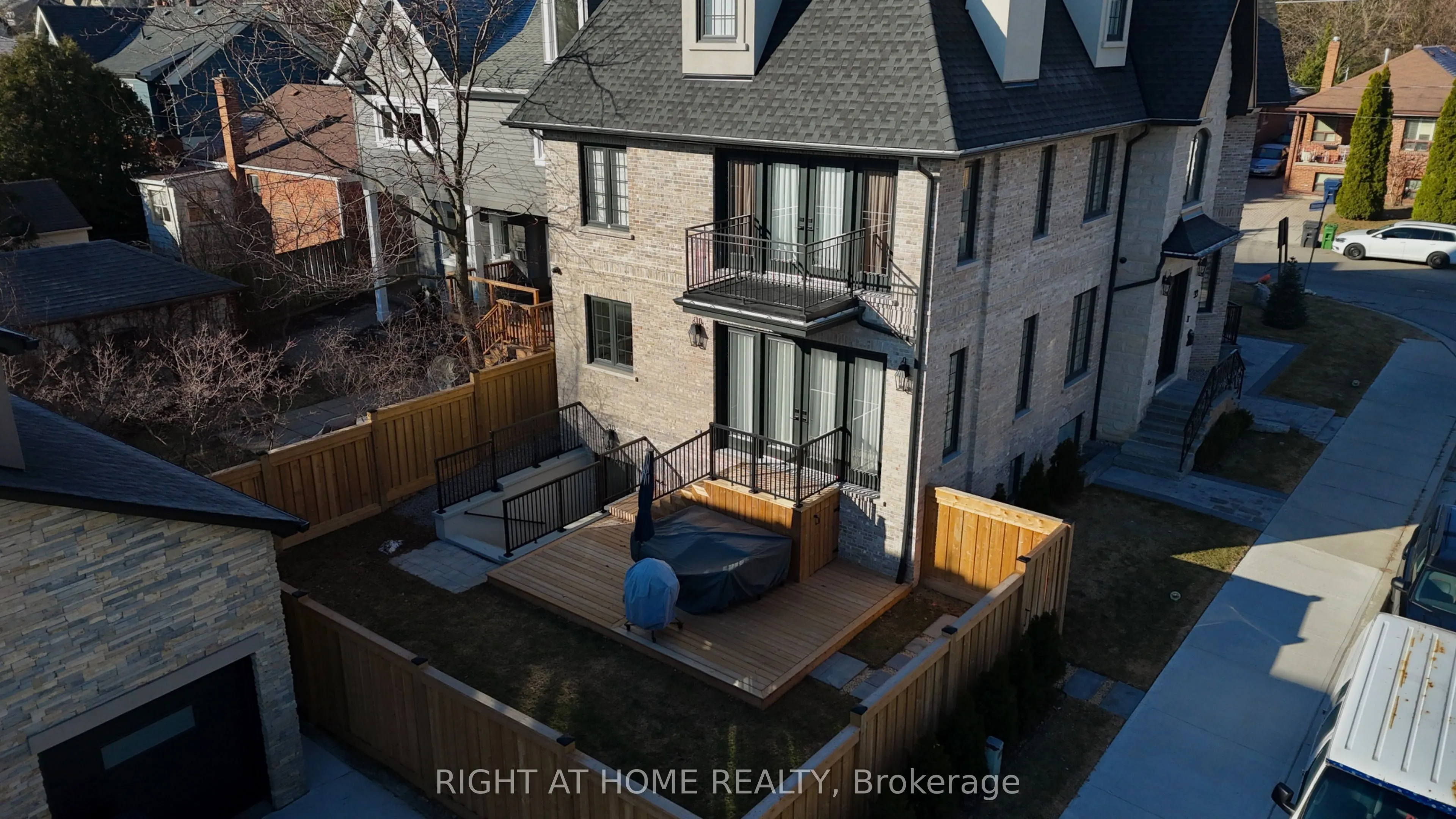 33 Thorndale Avenue